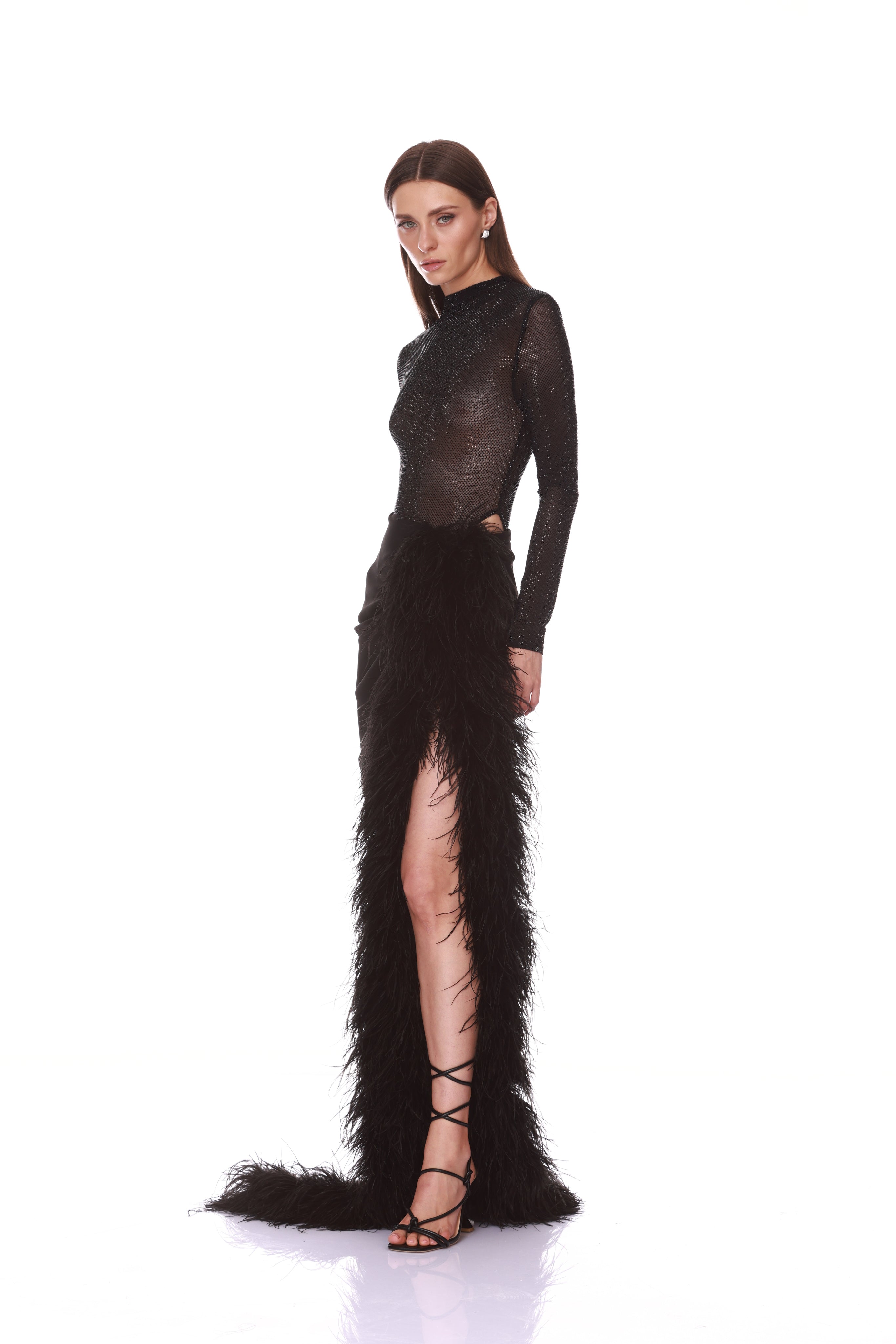 Bronx and Banco Elle Black Skirt spódnica z piórami i rozcięciem