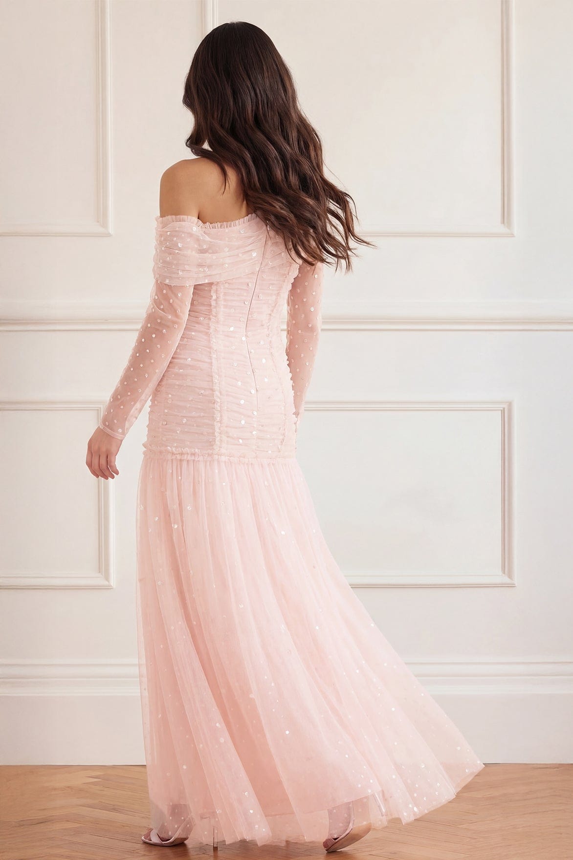 Needle & Thread Gigi Dot Rouched Gown suknia różowa