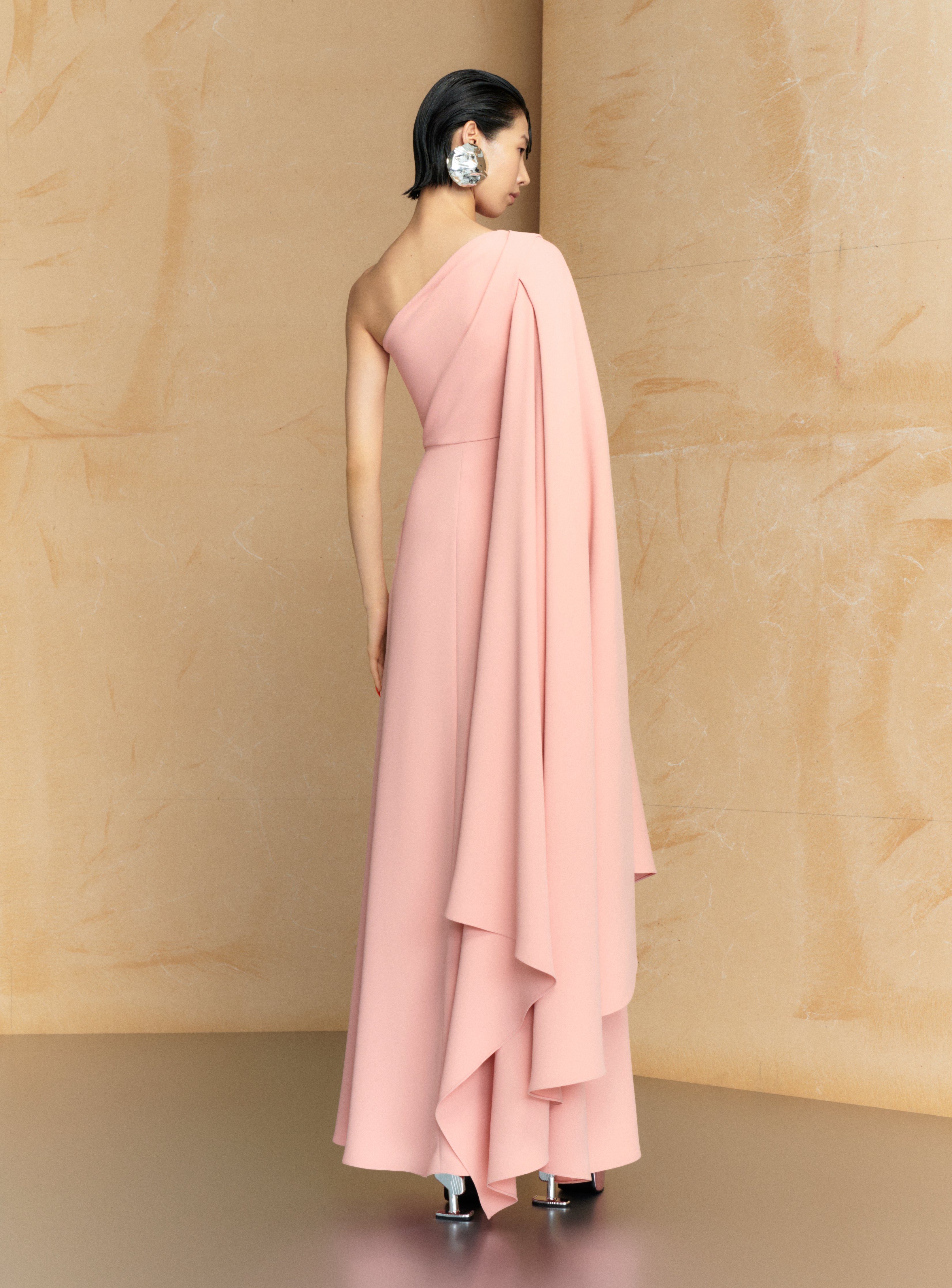 SOLACE LONDON Yazmin Maxi sukienka różowa jedno ramię