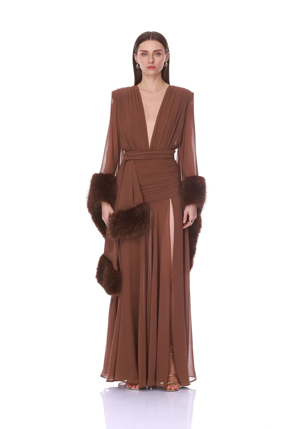 Bronx and Banco Chiffon Faux Fur suknia wieczorowa brązowa z rozcięciem