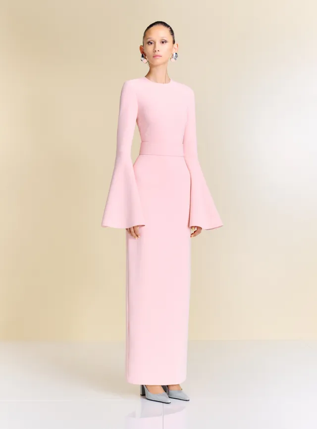 Solace London Theia sukienka maxi Pale Pink długi rękaw