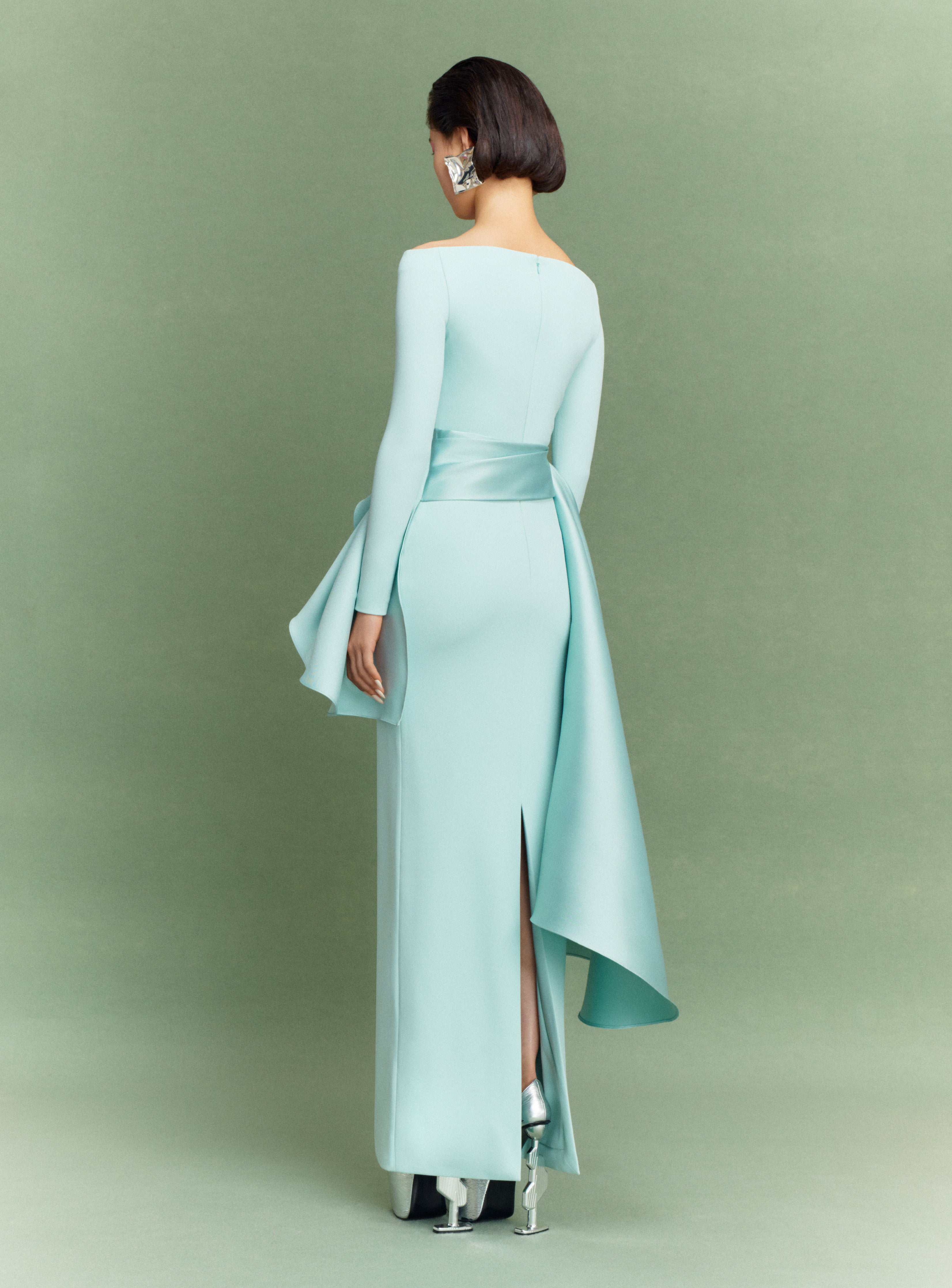 Solace London Kiana sukienka maxi Opal odkryte ramiona