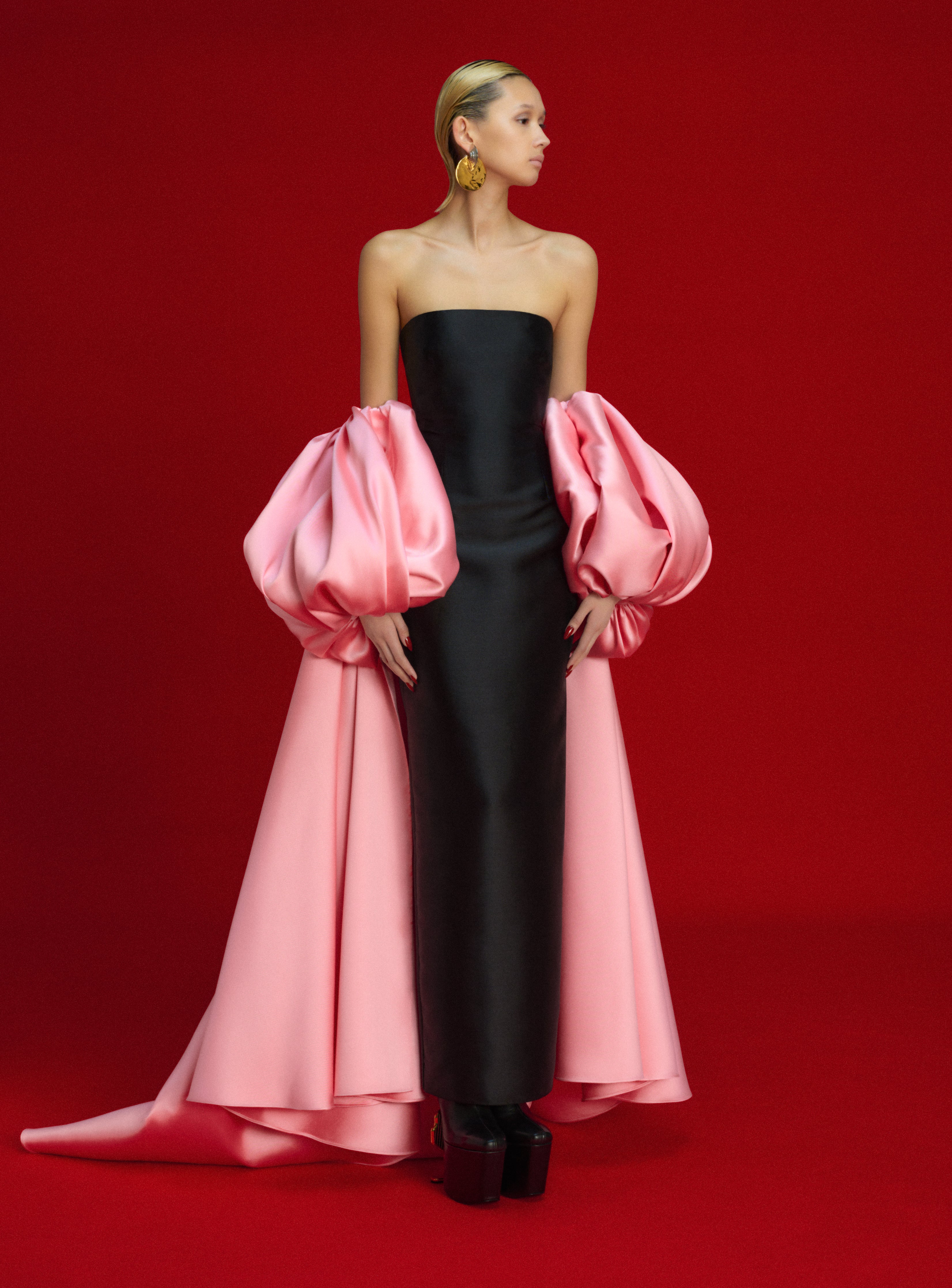 Solace London Lea Maxi sukienka różowo-czarna maxi