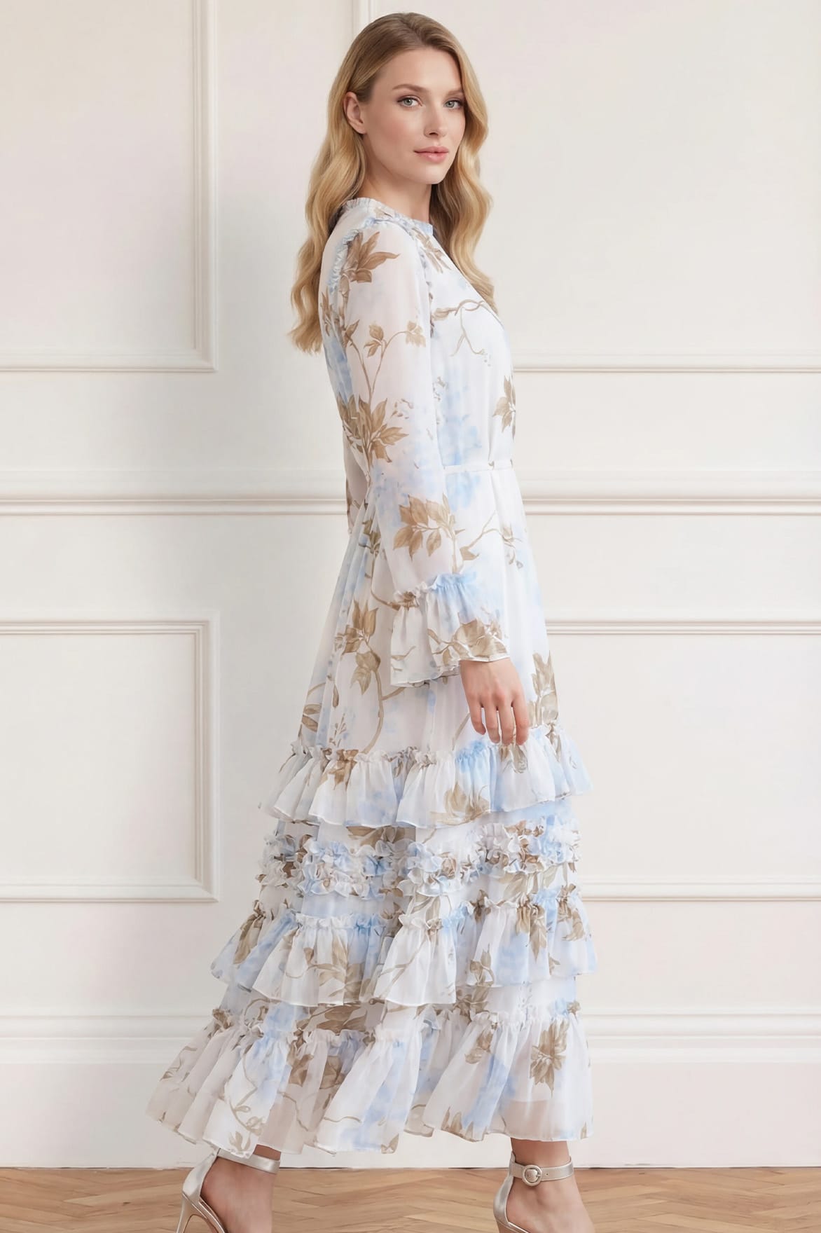 Needle & Thread Wisteria Chiffon sukienka biało-niebieska