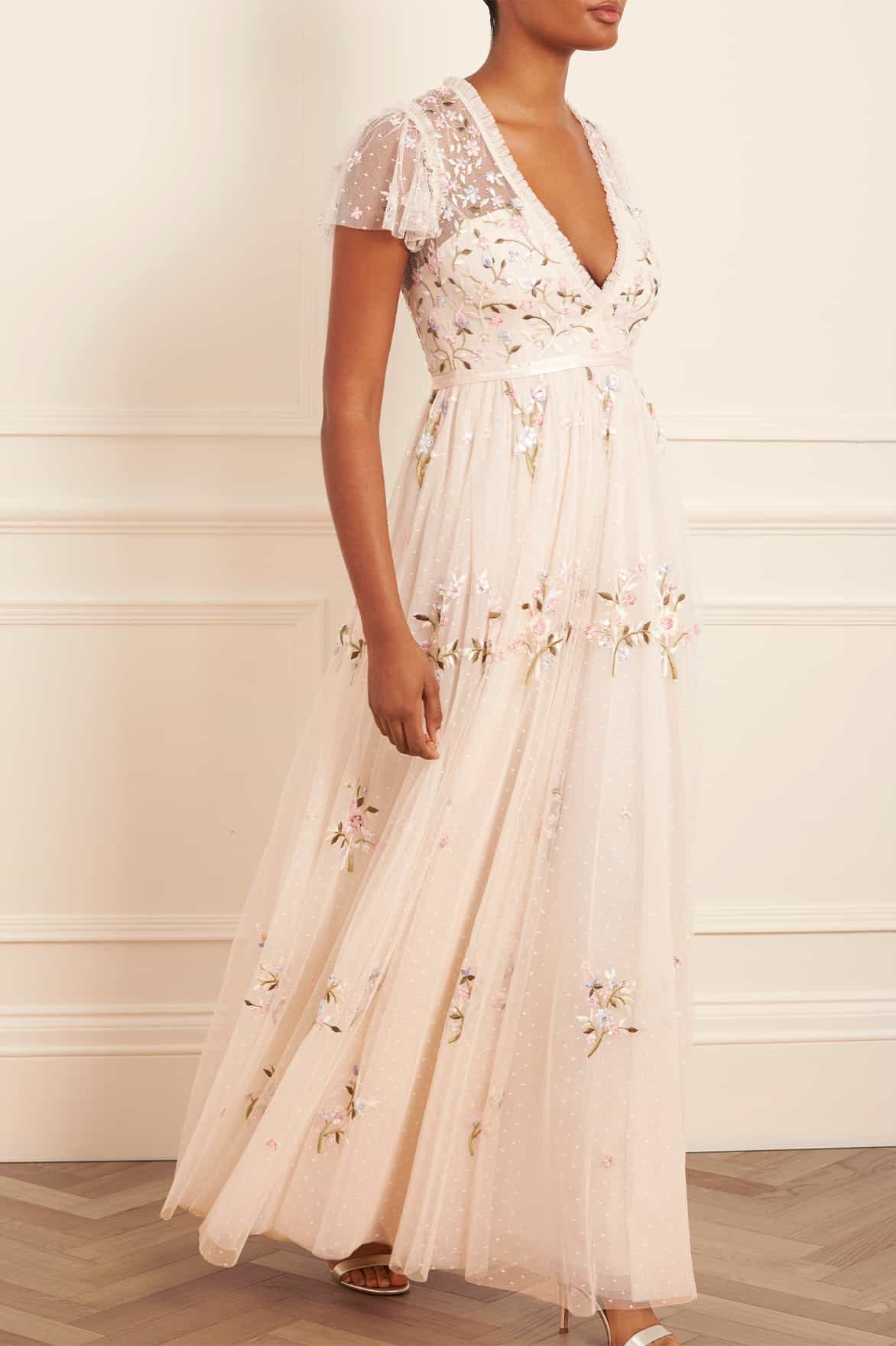 Needle & Thread Petunia Cap Sleeve Gown suknia kremowa haftowana