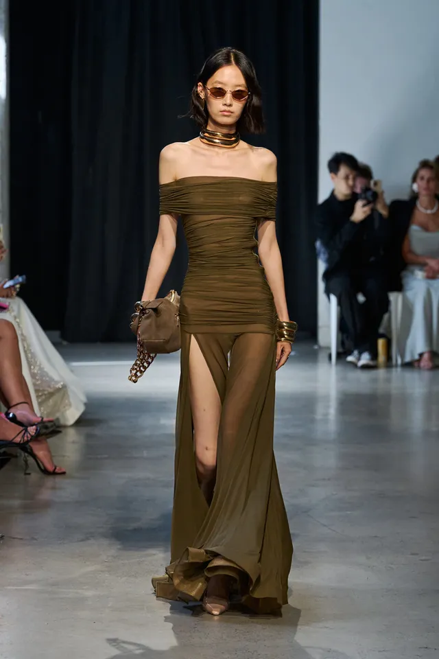 Bronx and Banco Dakar Off Shoulder sukienka maxi zielona