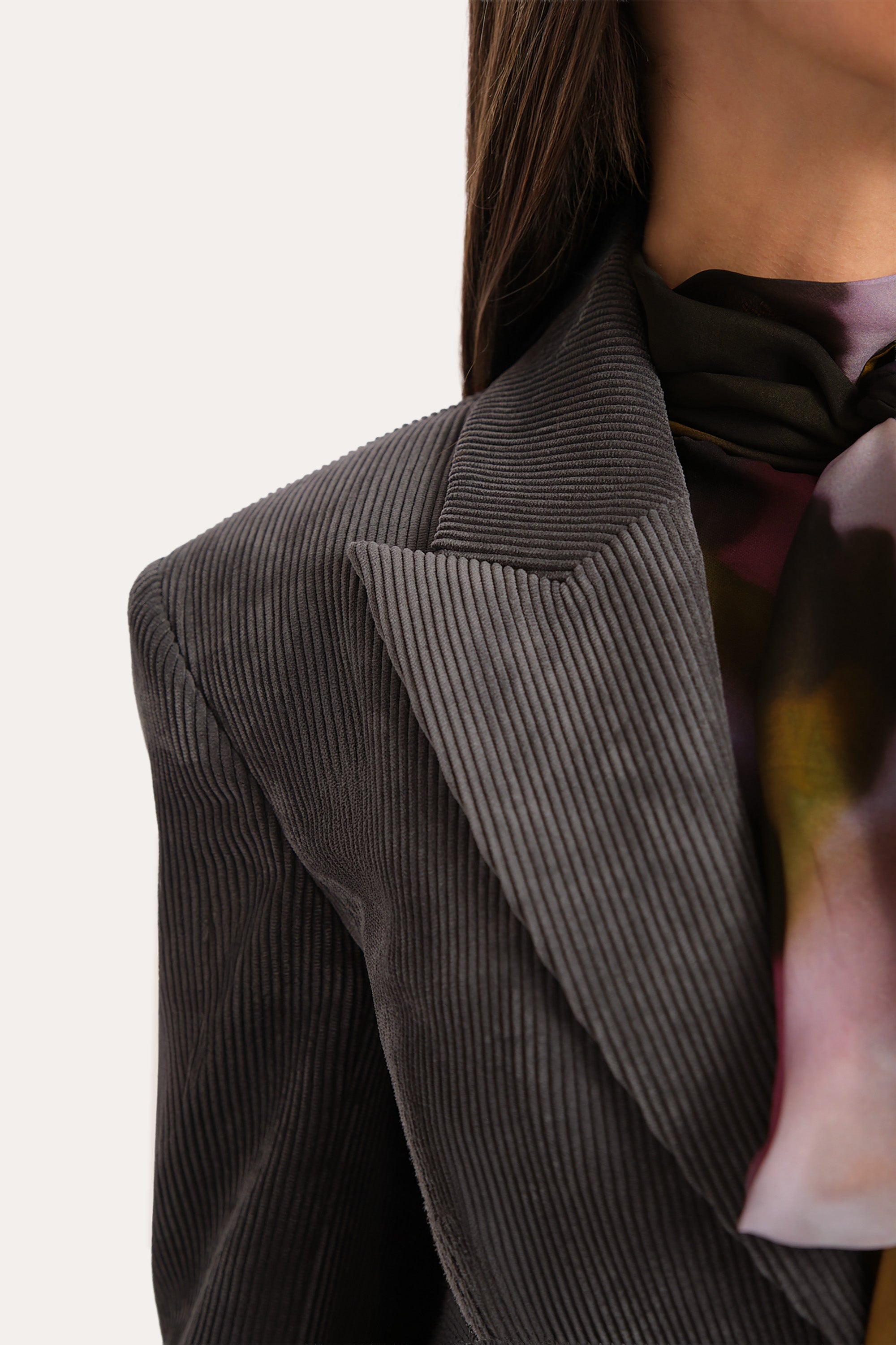 Elie Tahari Catalina Corduroy marynarka szara długa prążek