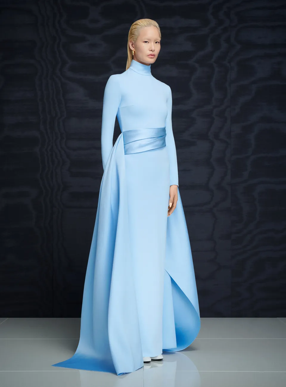 Solace London Olivia sukienka maxi błękitna długi rękaw
