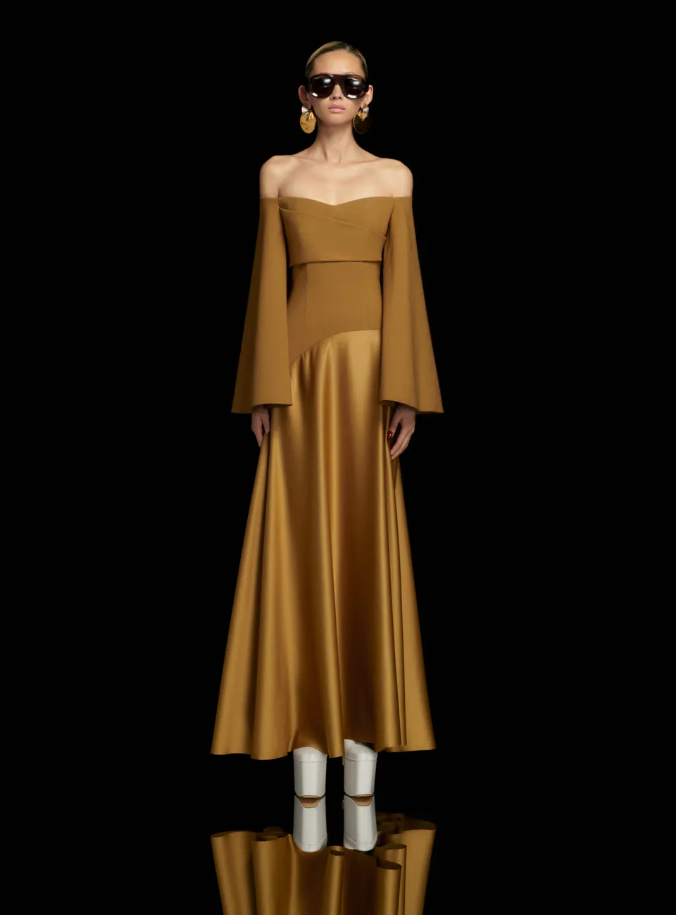 Solace London Rina sukienka wieczorowa maxi złota