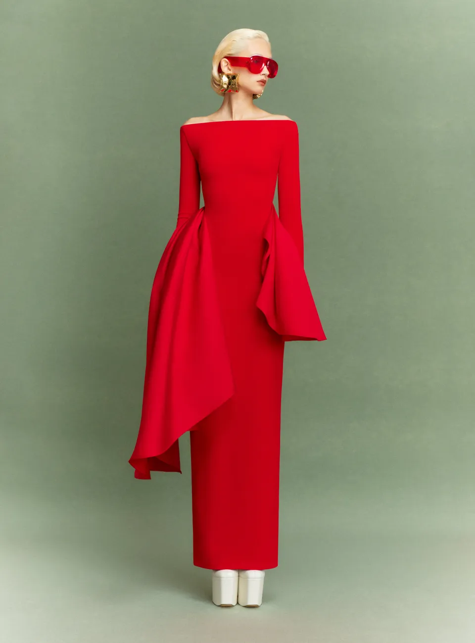 Solace London Kiana sukienka maxi czerwona odkryte ramiona