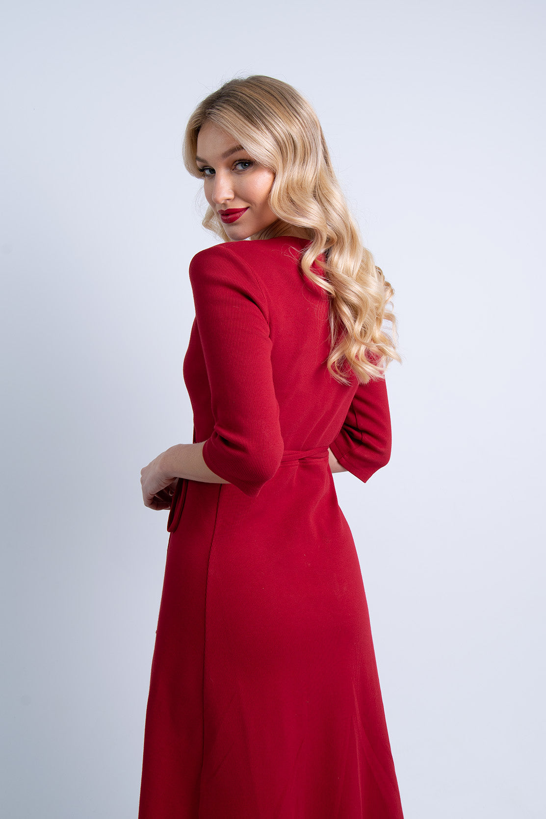 Nudyess Holly sukienka midi red kopertowa