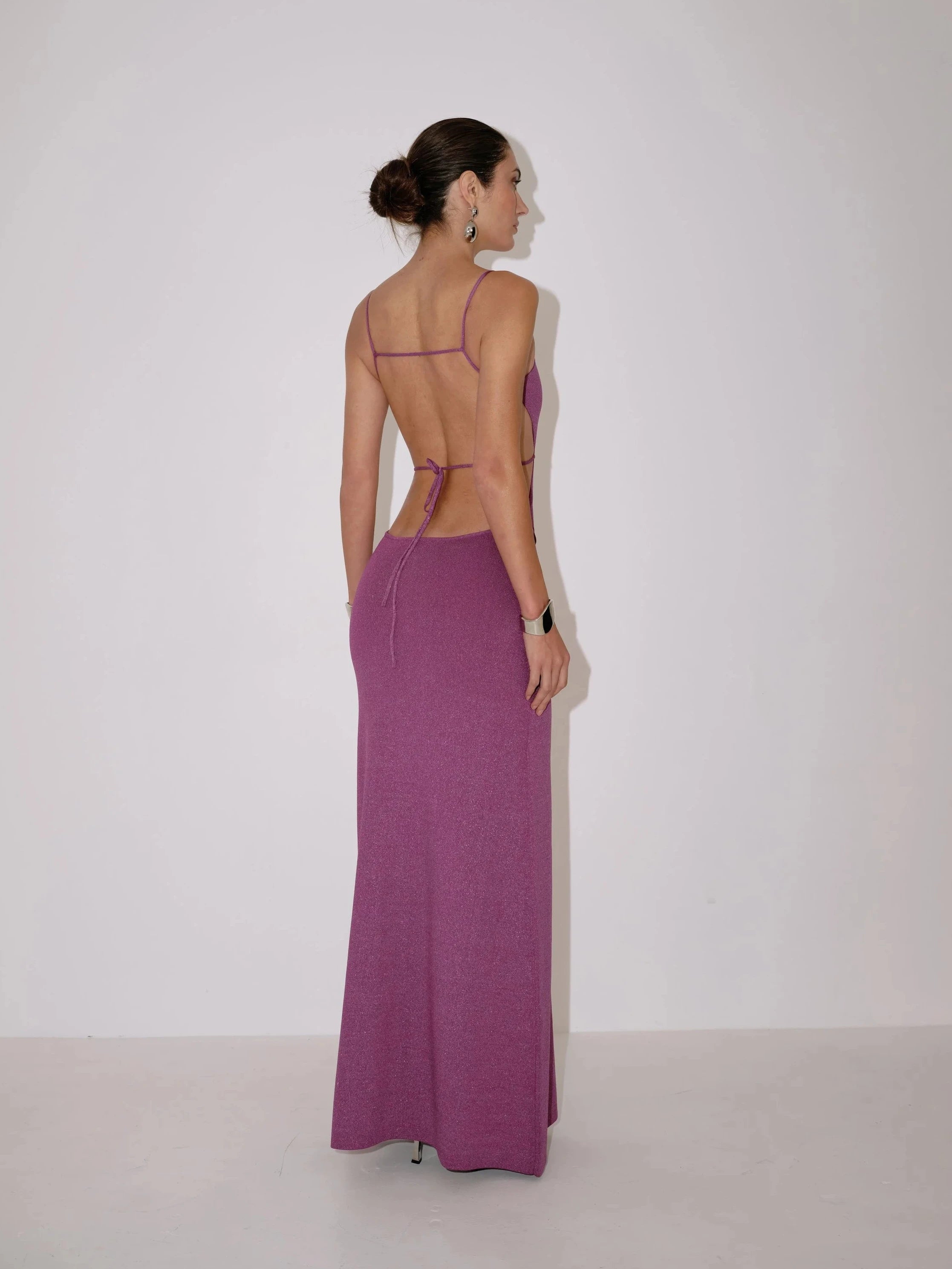 Delfi Collective Gaia sukienka wieczorowa magenta metalik
