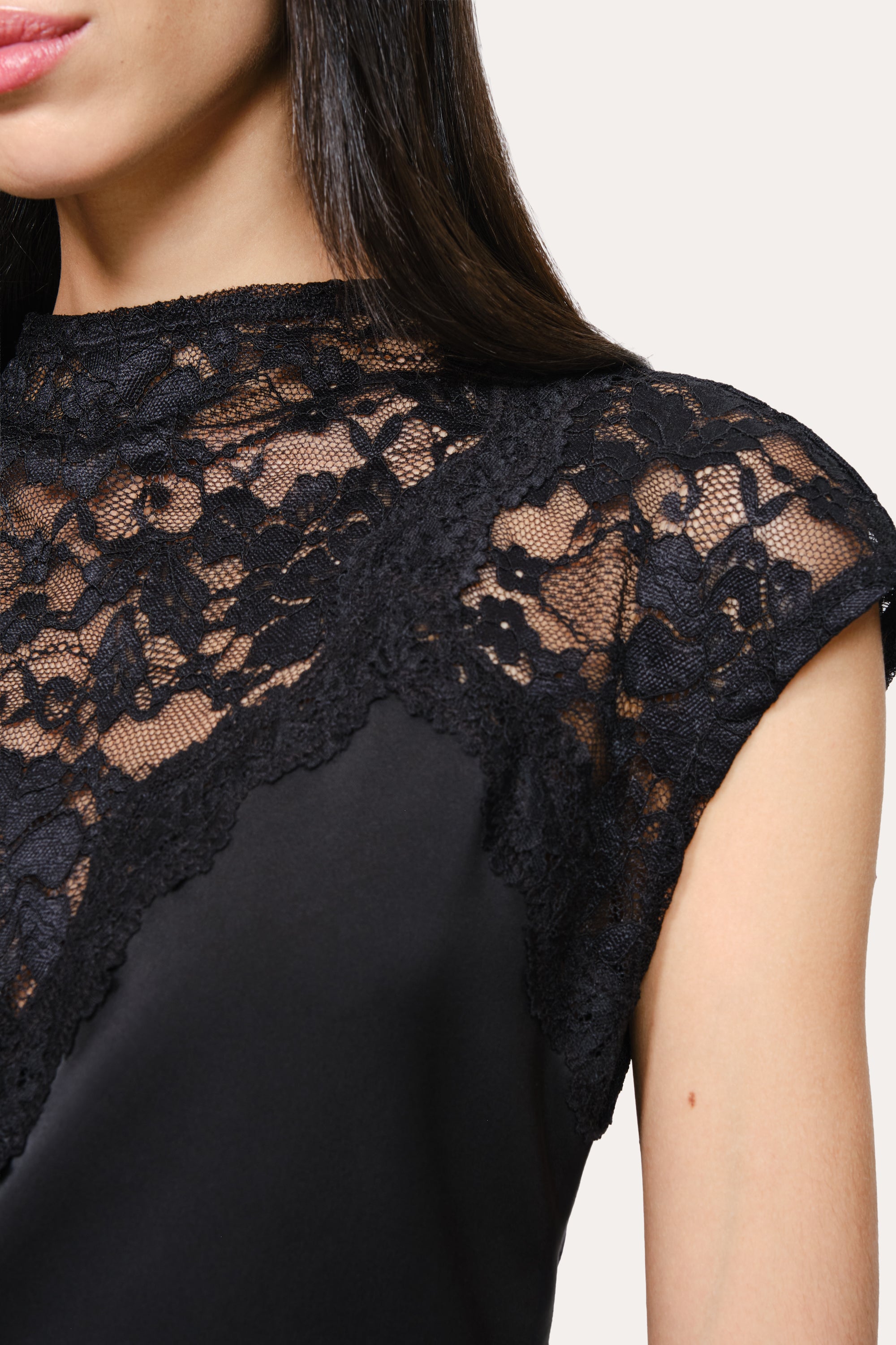 Elie Tahari Elara E402A506 top koronkowy czarny