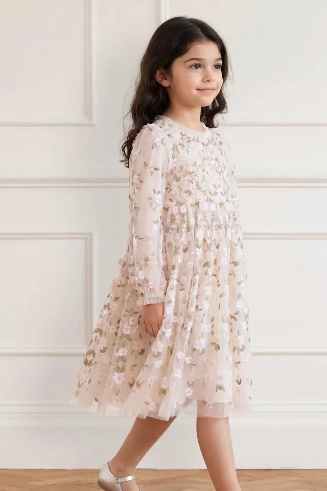 Needle & Thread Camellia Ditsy sukienka dla dziewczynki Cream haftowana