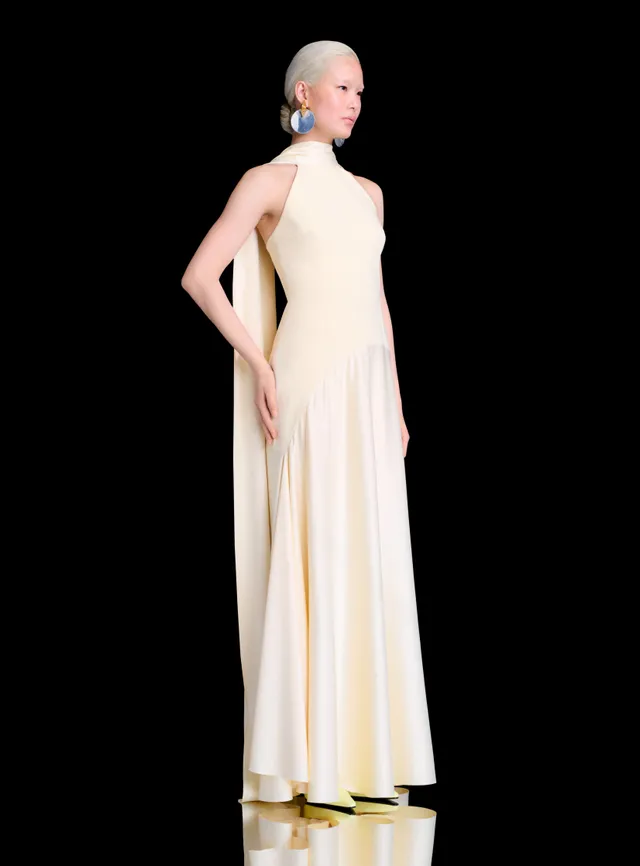 Solace London Cece sukienka wieczorowa maxi perłowa