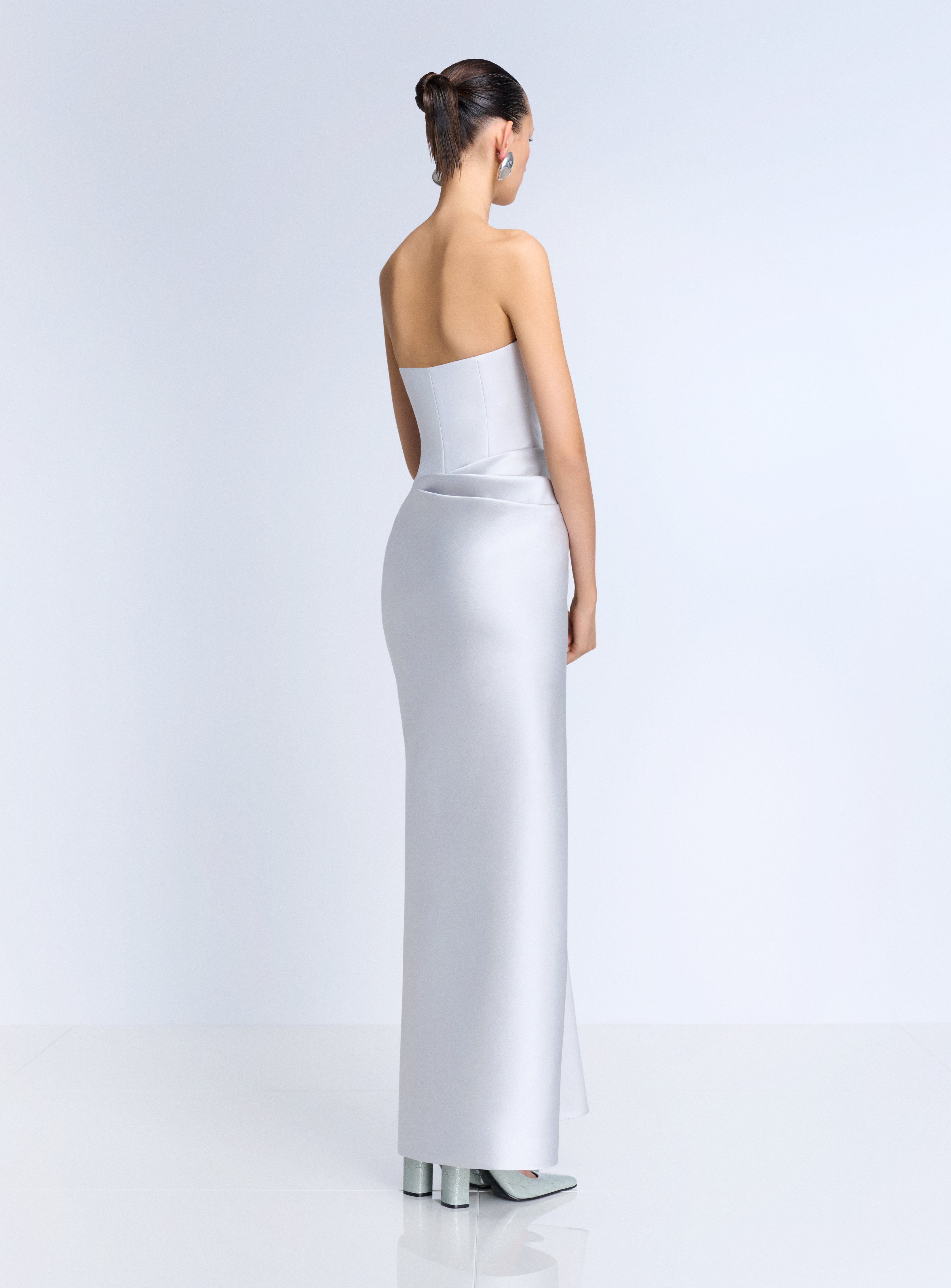 Solace London Seri maxi sukienka wieczorowa Platinum