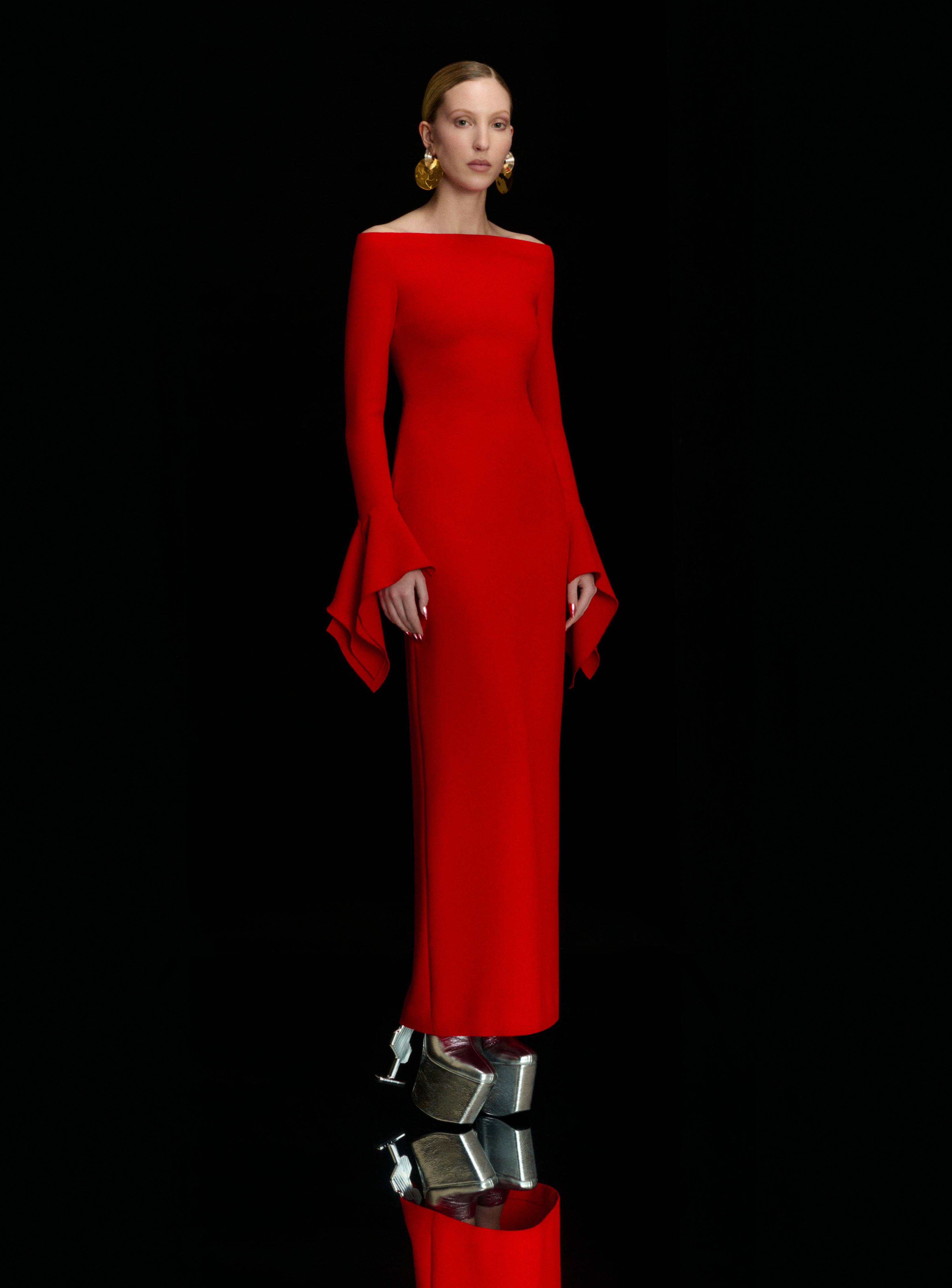 Solace London Amalie sukienka maxi czerwona odkryte ramiona