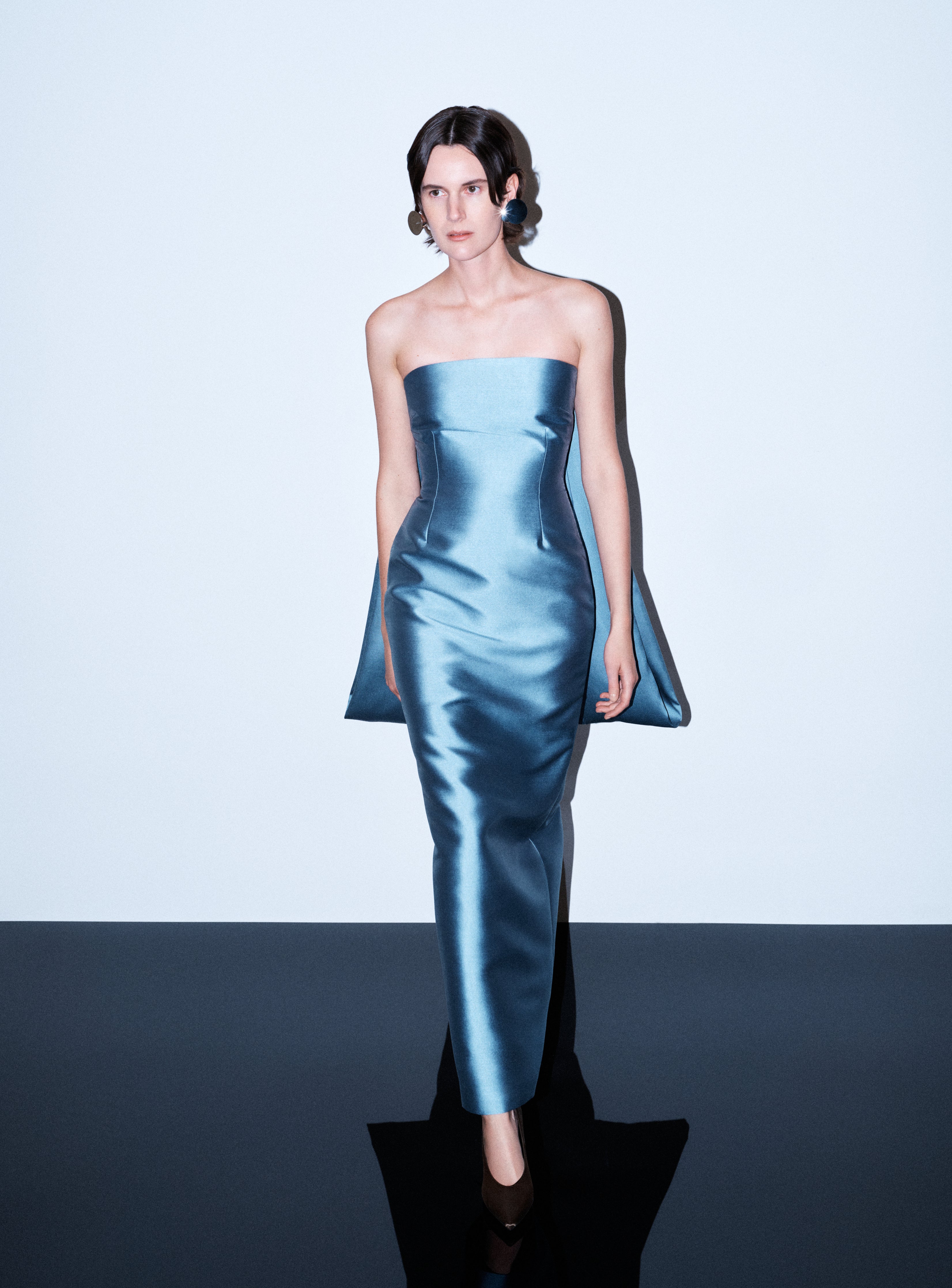 Solace London The Dandridge Maxi sukienka Slate Blue strapless
