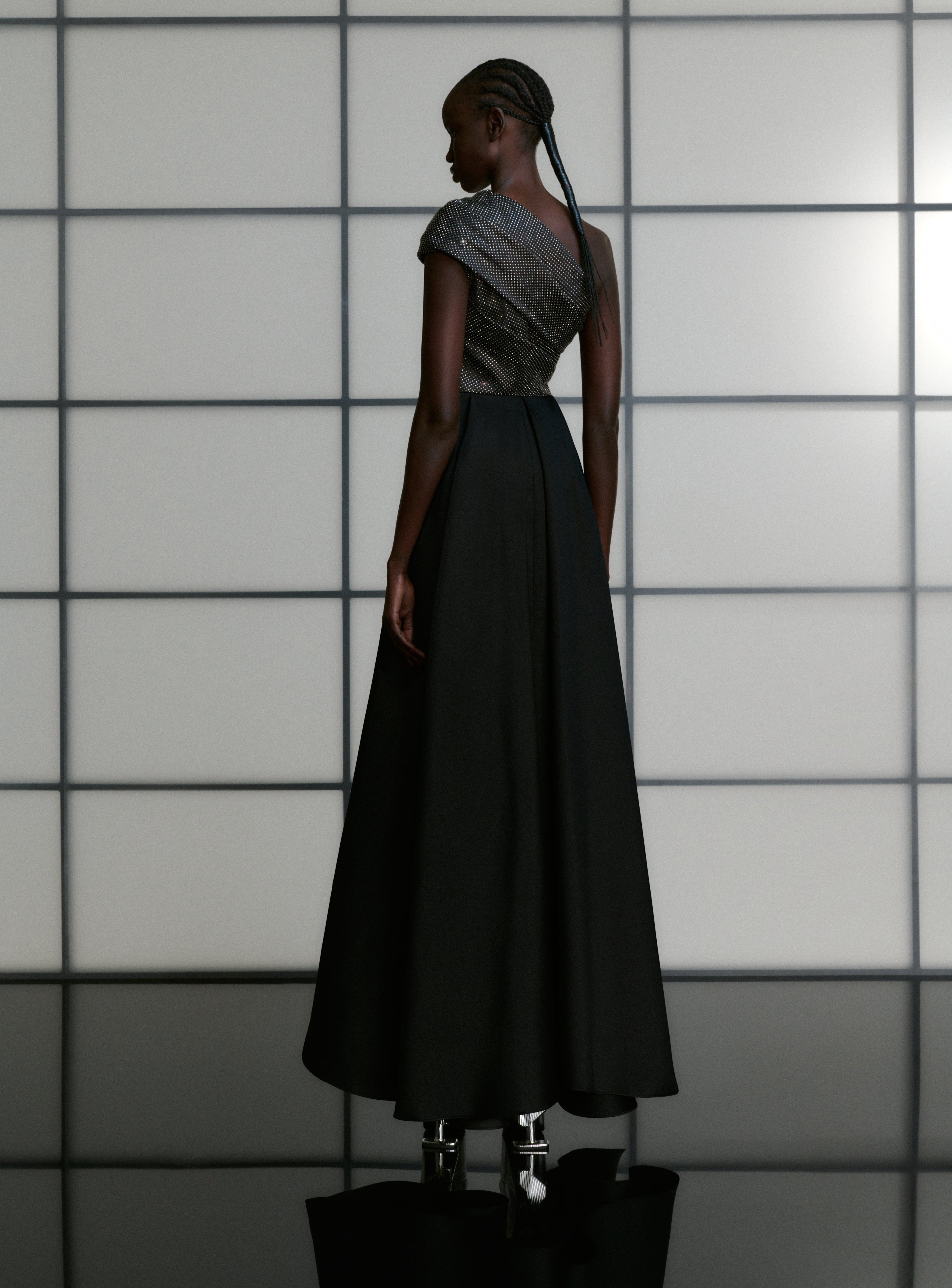 Solace London Alba Crystal sukienka maxi cekinowa czarna