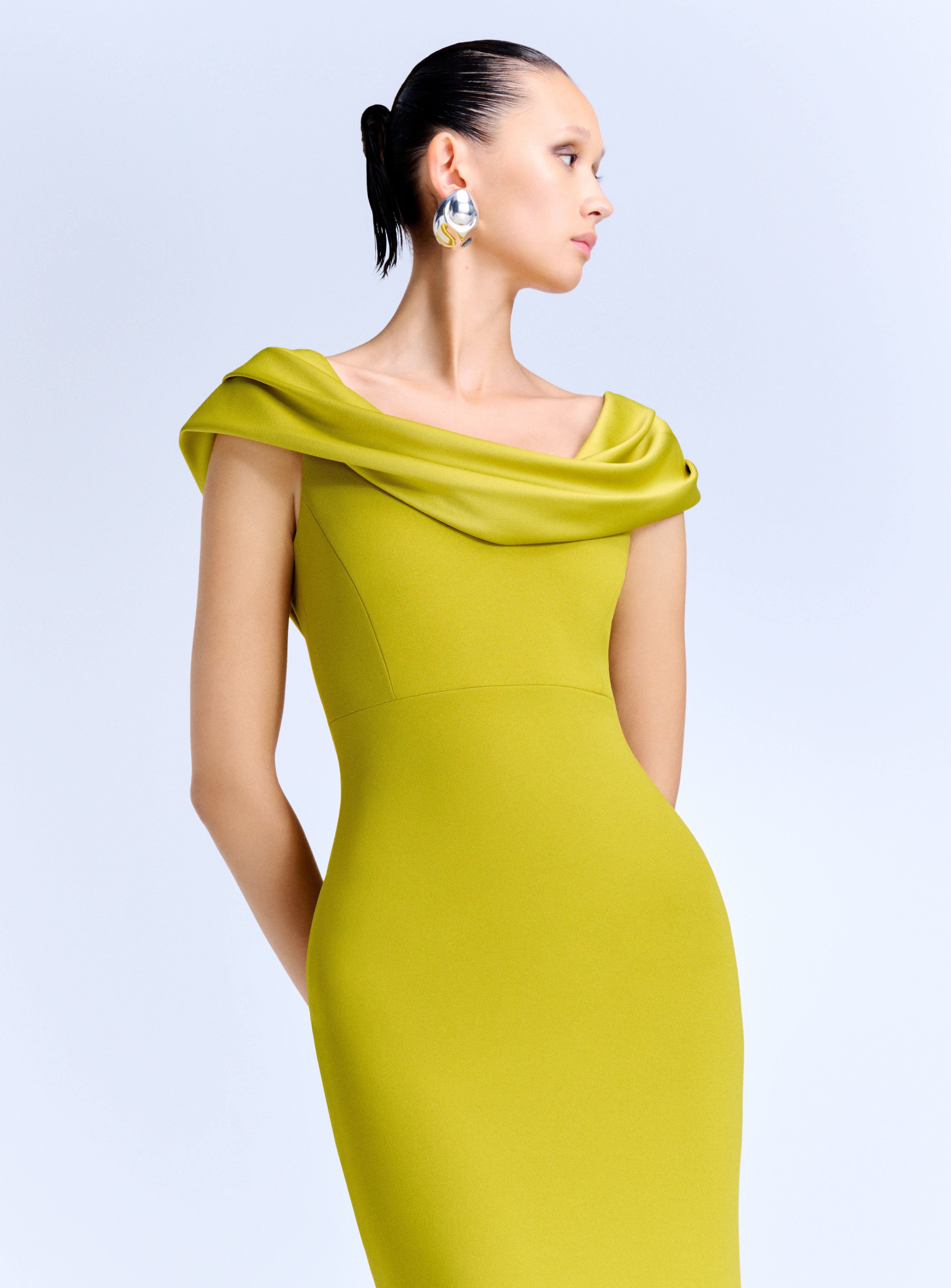 Solace London Adele Maxi sukienka chartreuse bez ramiączek
