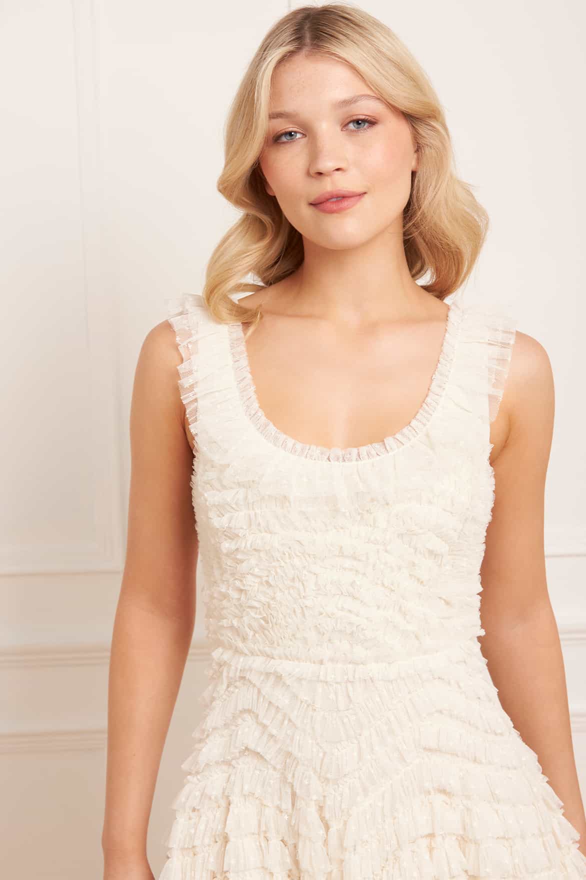 Needle & Thread Hattie Scoop Neck sukienka kremowa