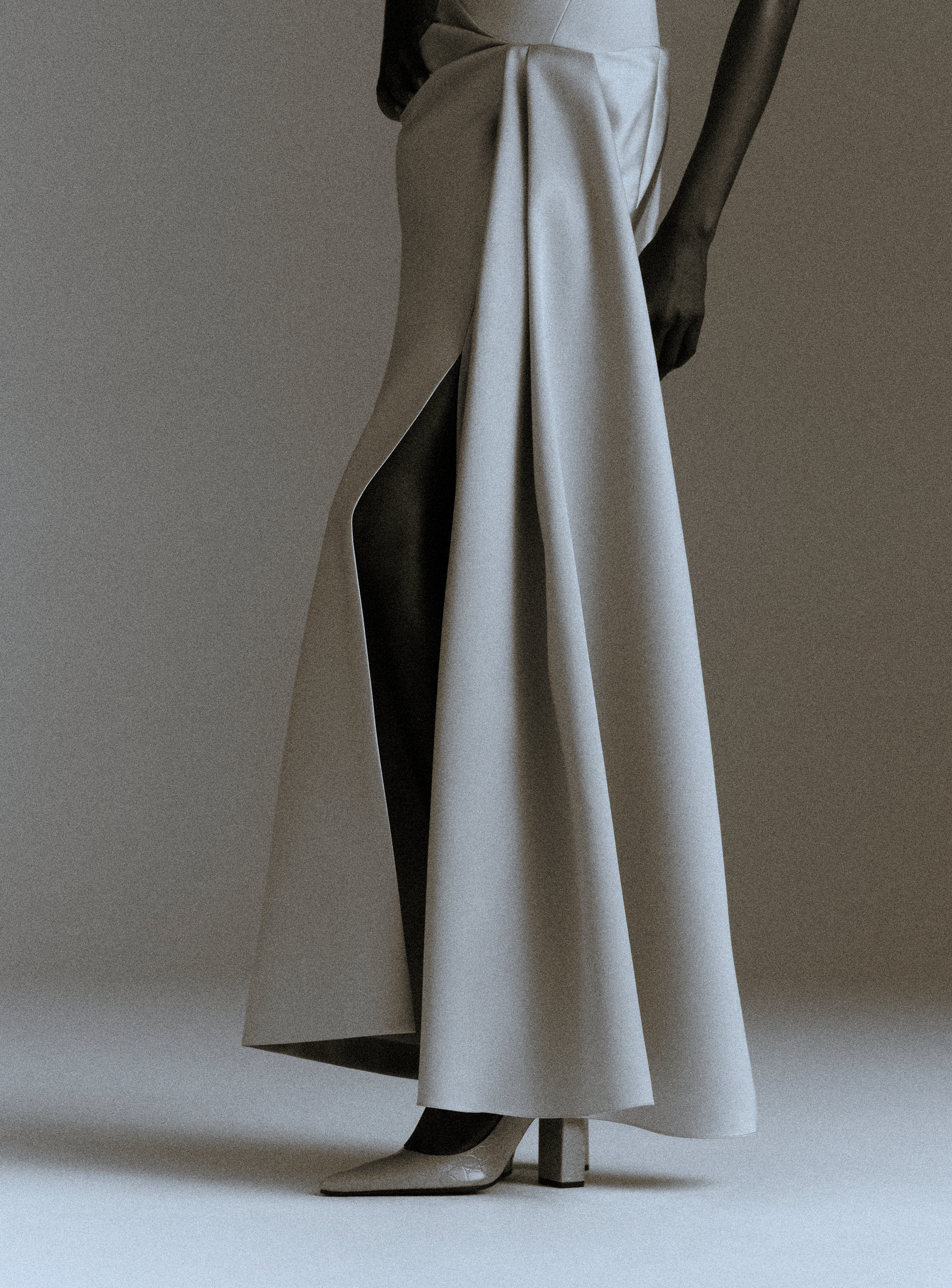 Solace London Seri maxi sukienka wieczorowa Platinum