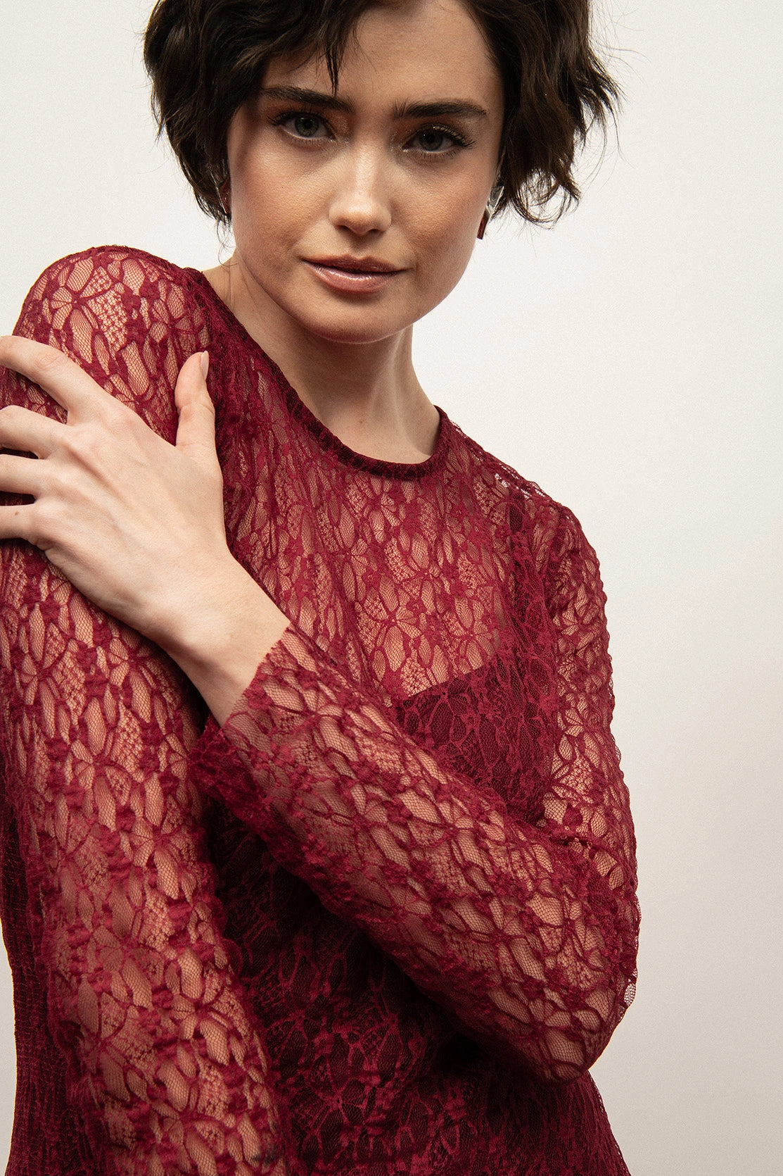 Nudyess Amy sukienka maxi Burgund koronkowa