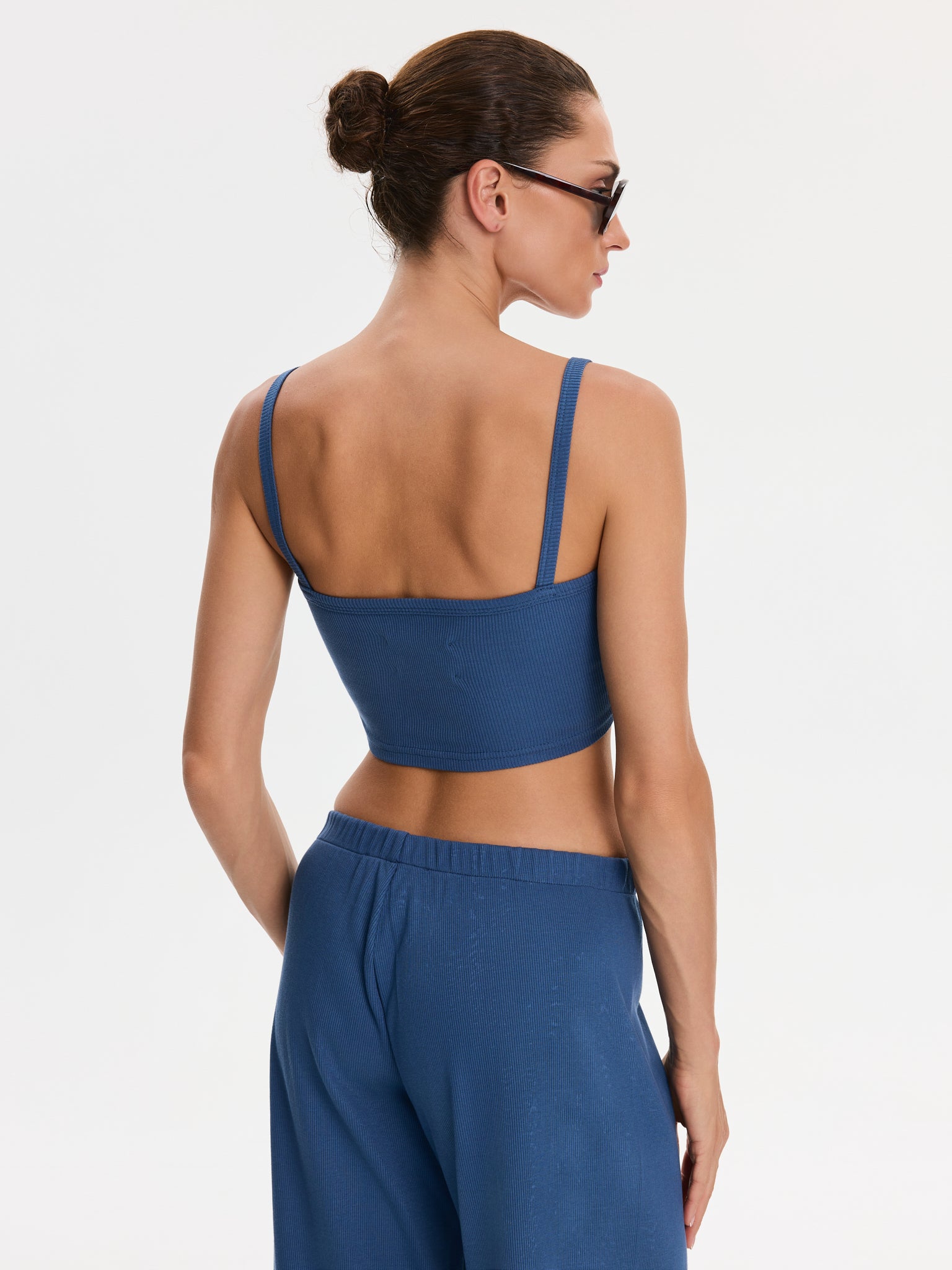 Nudyess Alex crop top Indygo prążkowany na ramiączkach