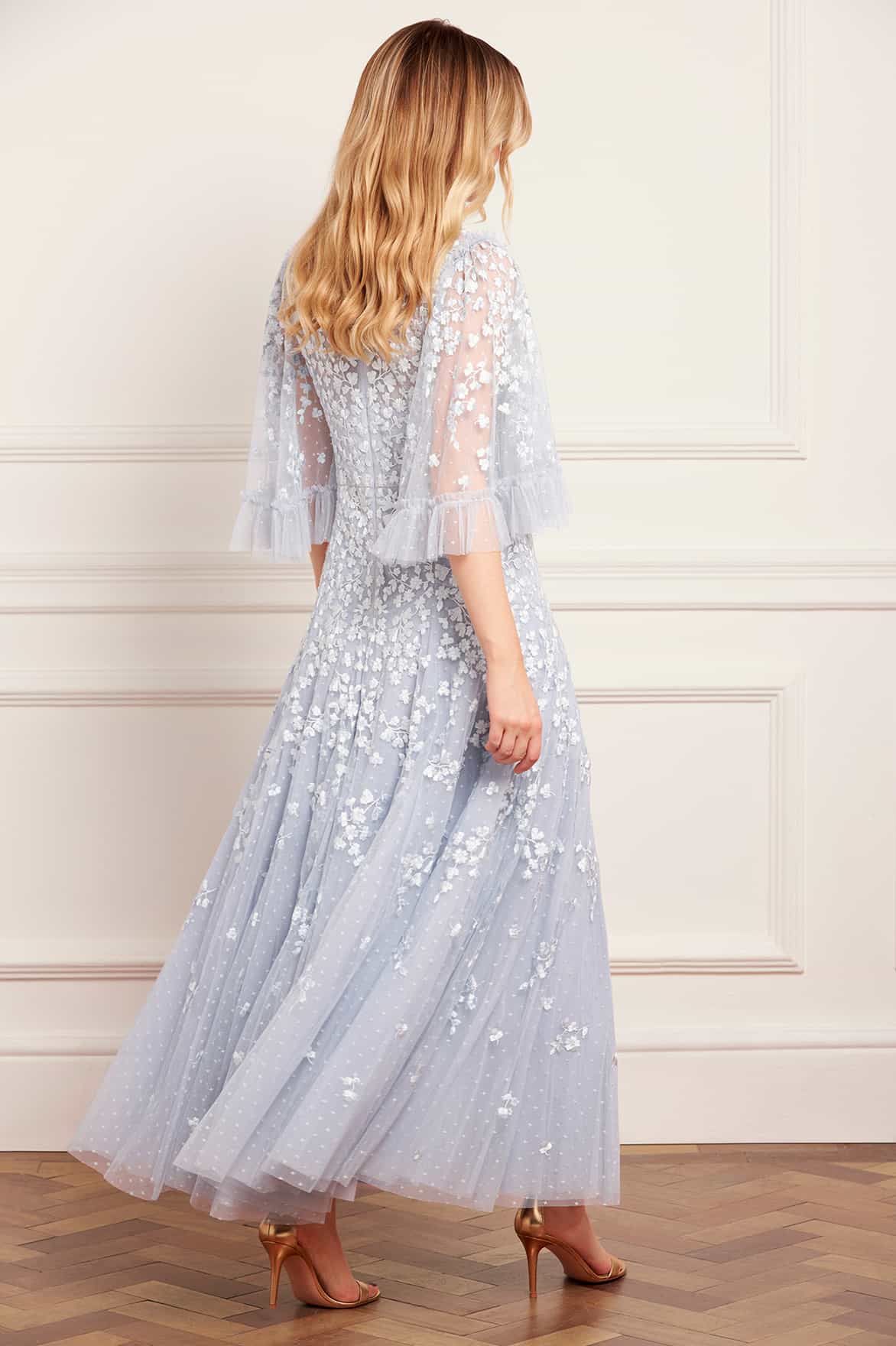 Needle & Thread Scatter Blossom Round Neck Ankle Gown sukienka błękitna