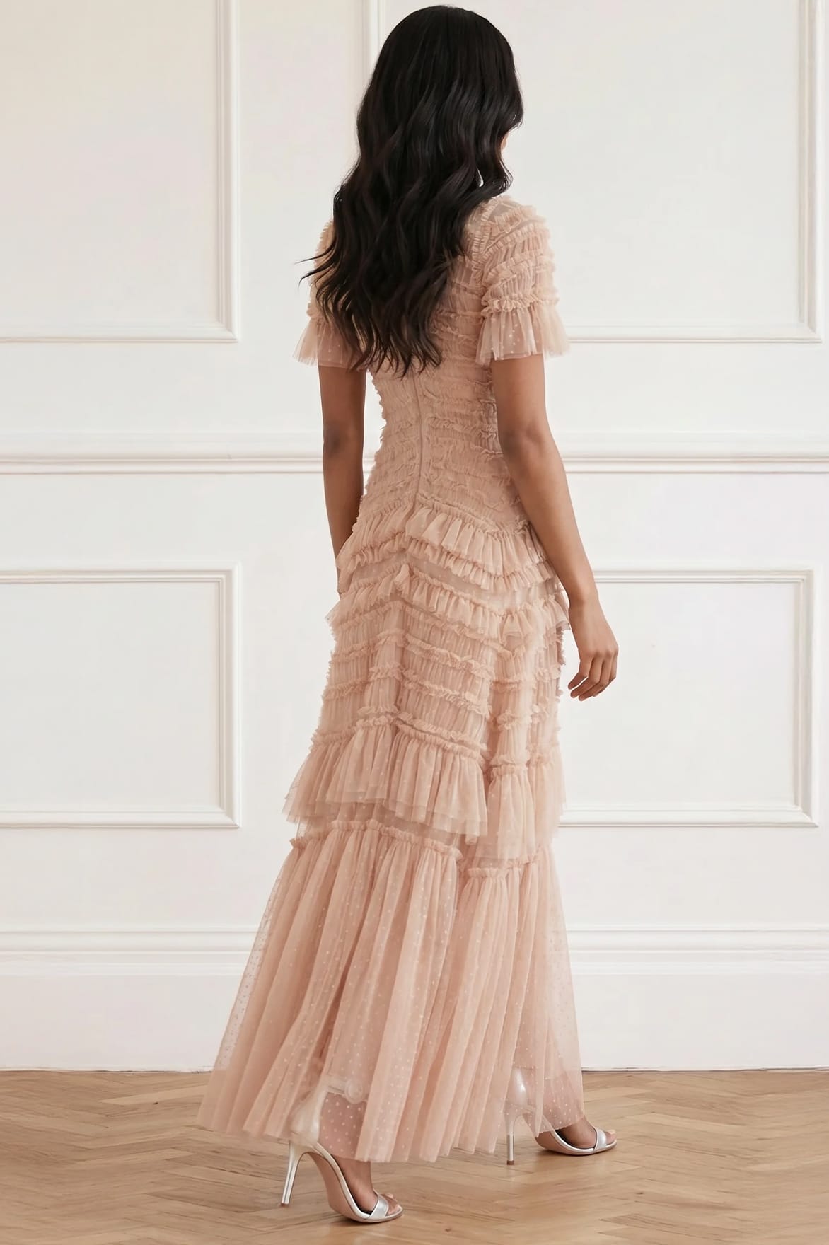 Needle & Thread Valentine Ruffle Gown sukienka beżowa tiulowa