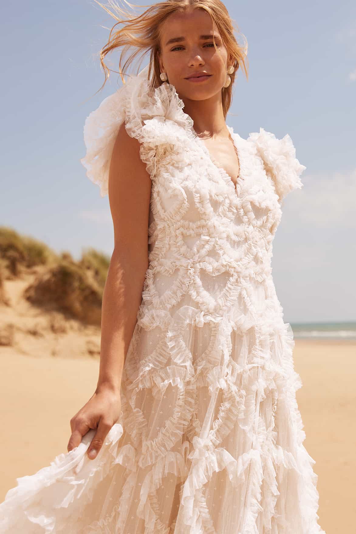 Needle & Thread Amorette V-Neck Gown suknia kremowa