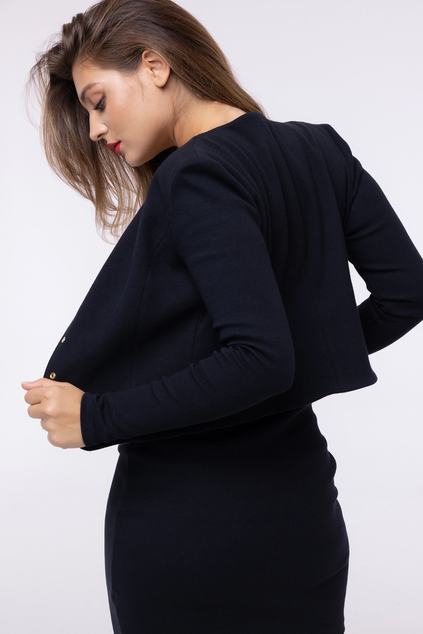 Nudyess Fall blezer prążkowany Black pudełkowy