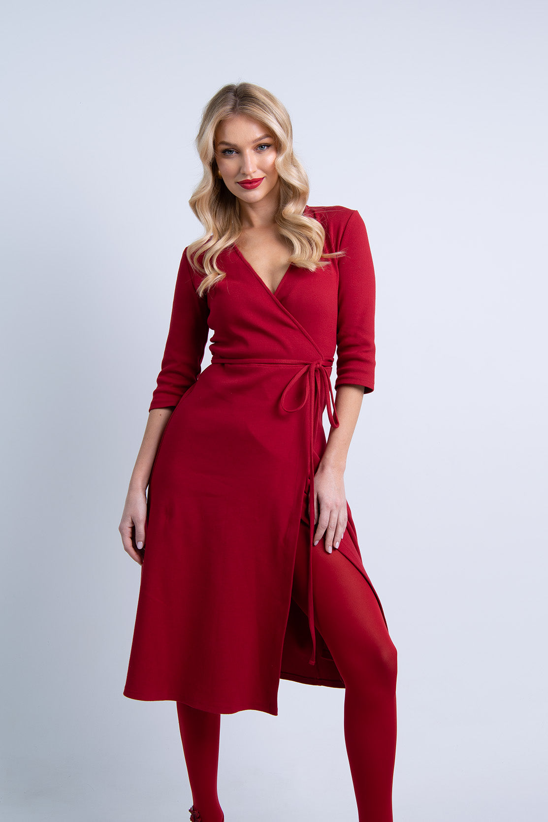 Nudyess Holly sukienka midi red kopertowa