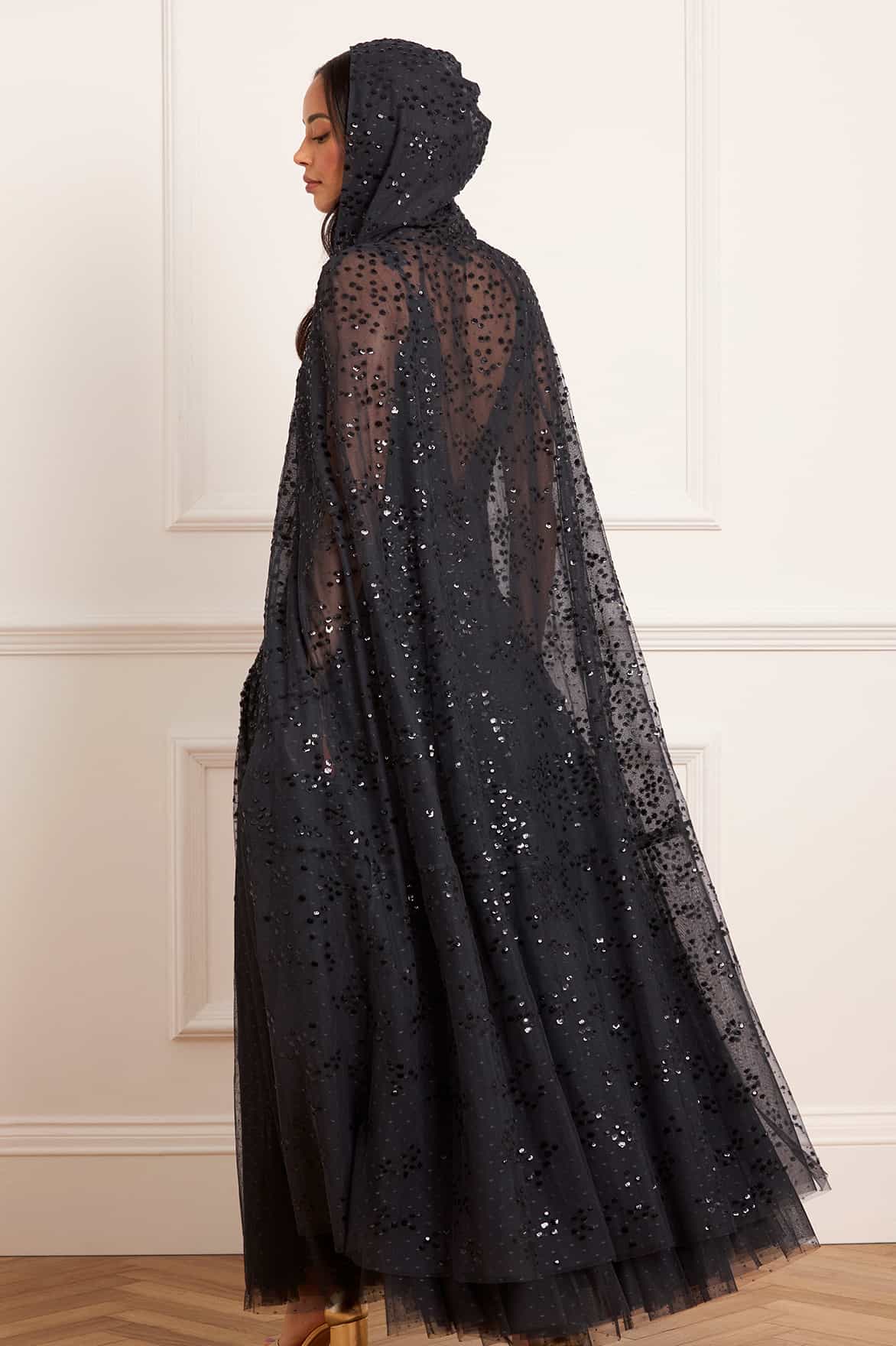 Needle & Thread Dappled Sequin Hooded Long Cape peleryna czarna