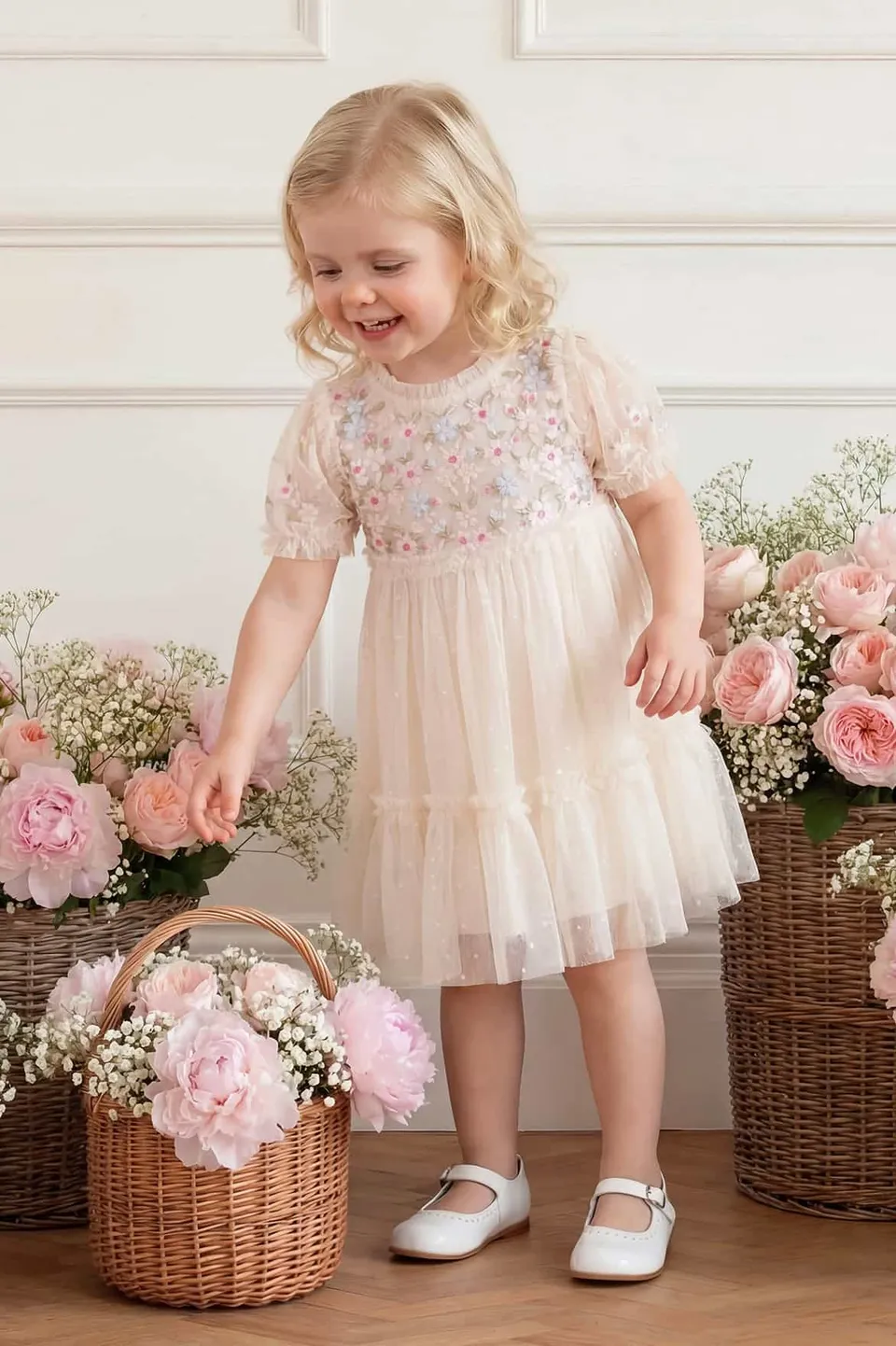 Needle & Thread Garland Ribbon sukienka niemowlęca kremowa haft