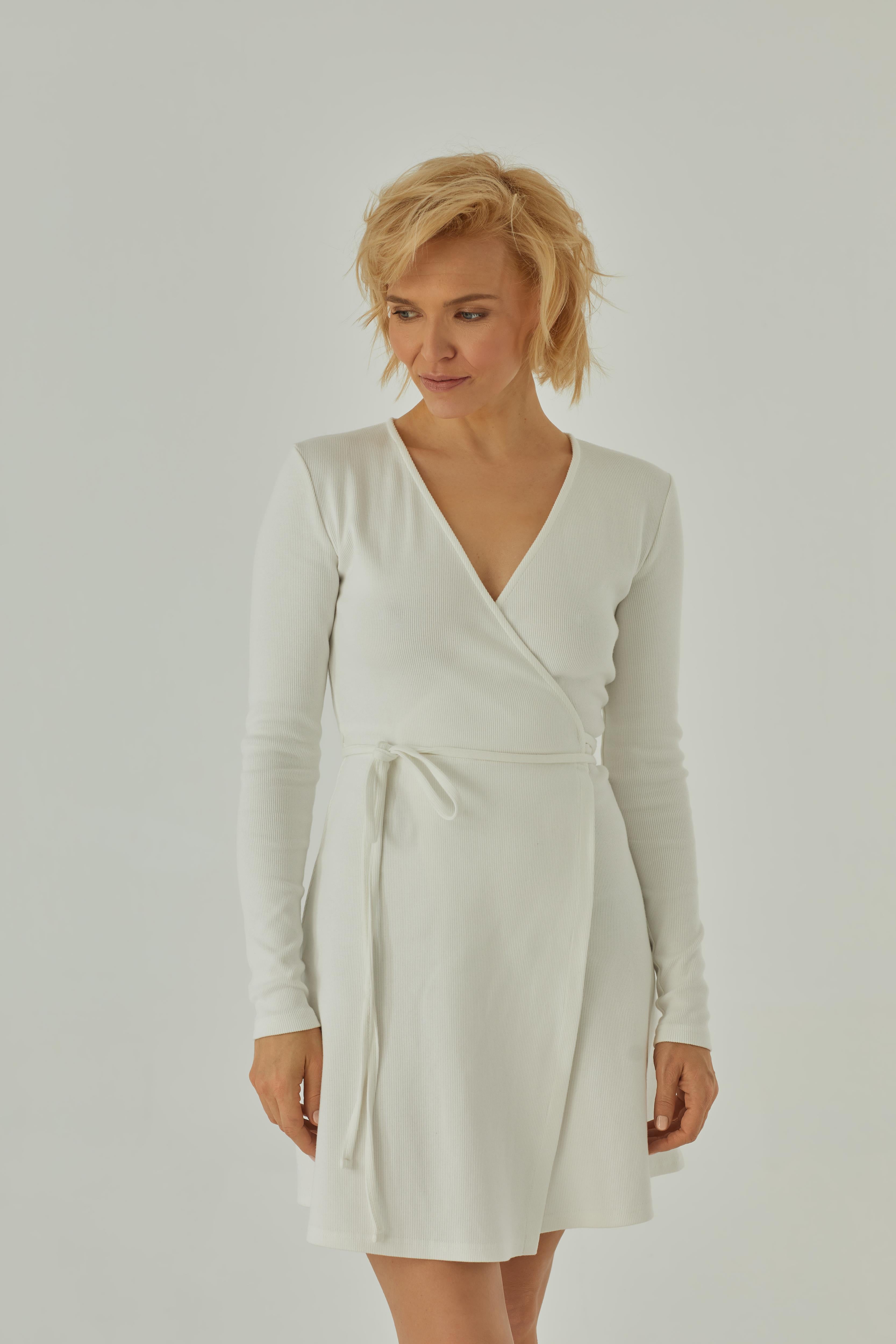 Nudyess Holly sukienka mini black kopertowa