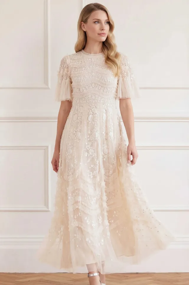 Needle & Thread Gianna Ruffle Ankle Gown suknia kremowa haftowana