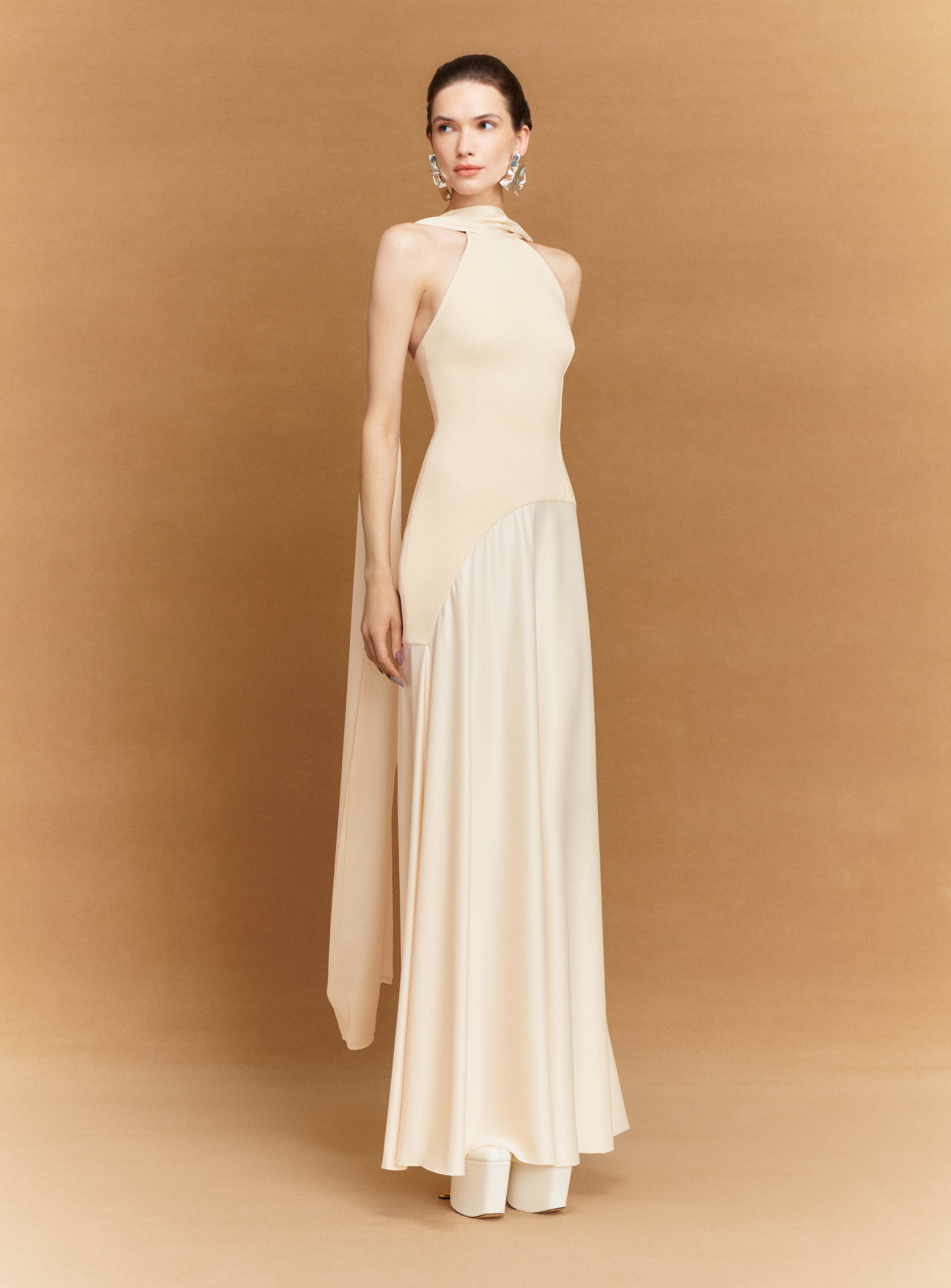 Solace London Cece sukienka maxi Alabaster halter