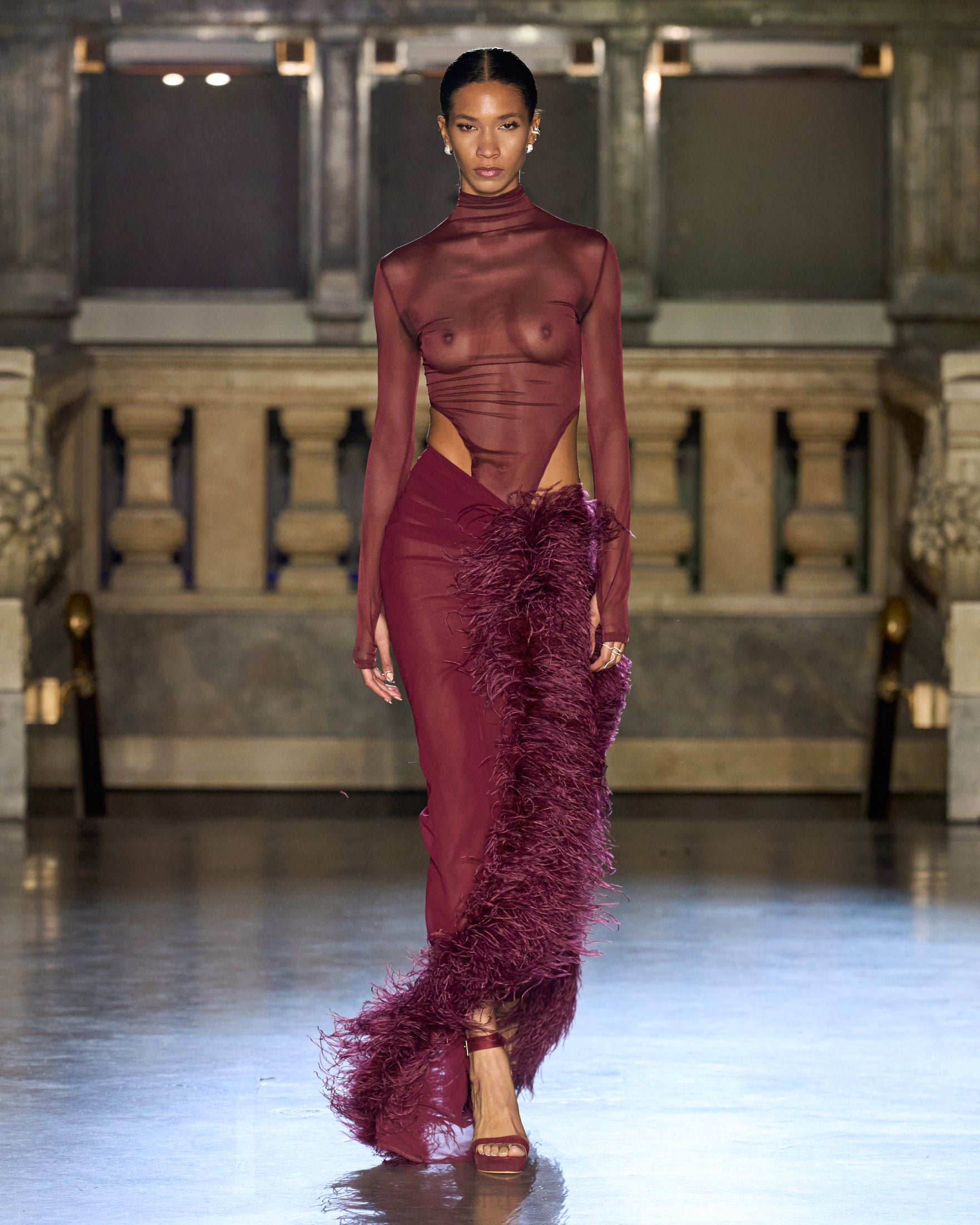 Bronx and Banco Elle Burgundy spódnica bordowa z piórami