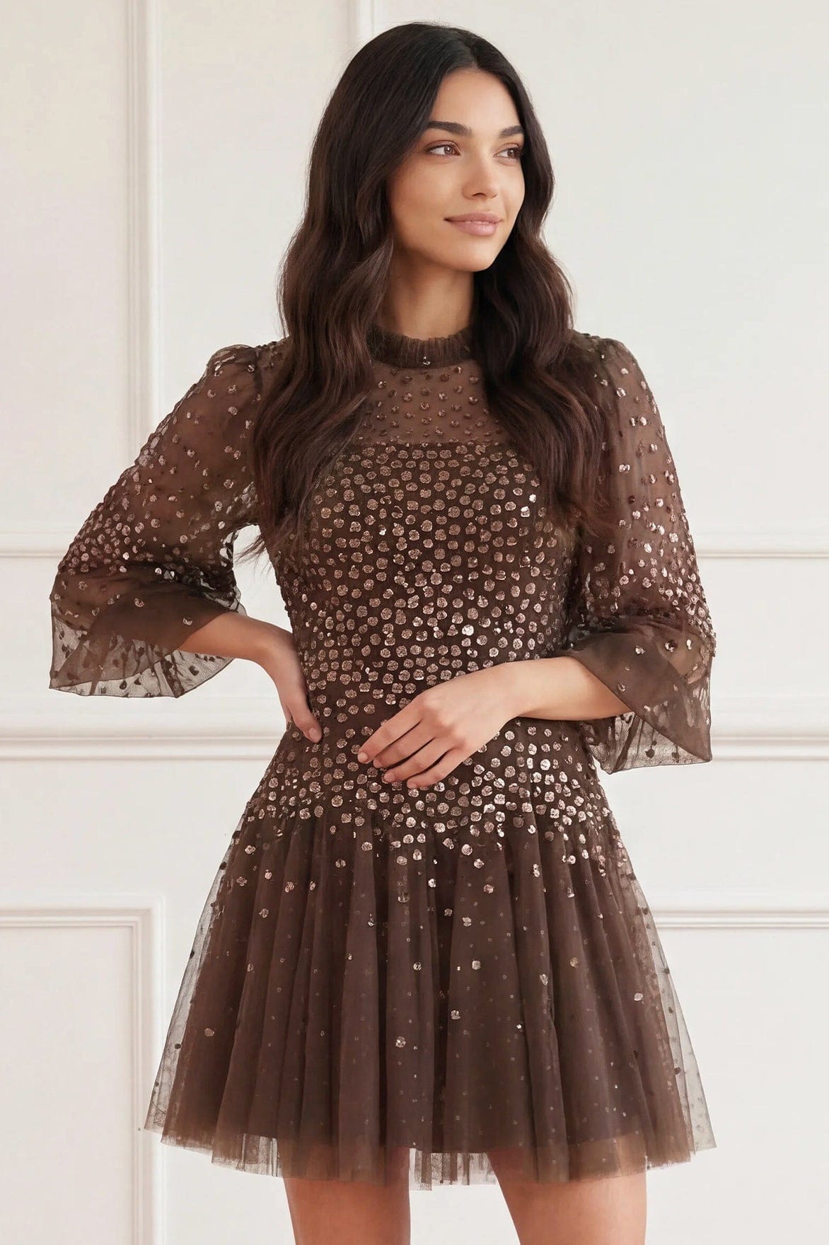 Needle & Thread Scallop Sequin Mini sukienka brązowa cekiny