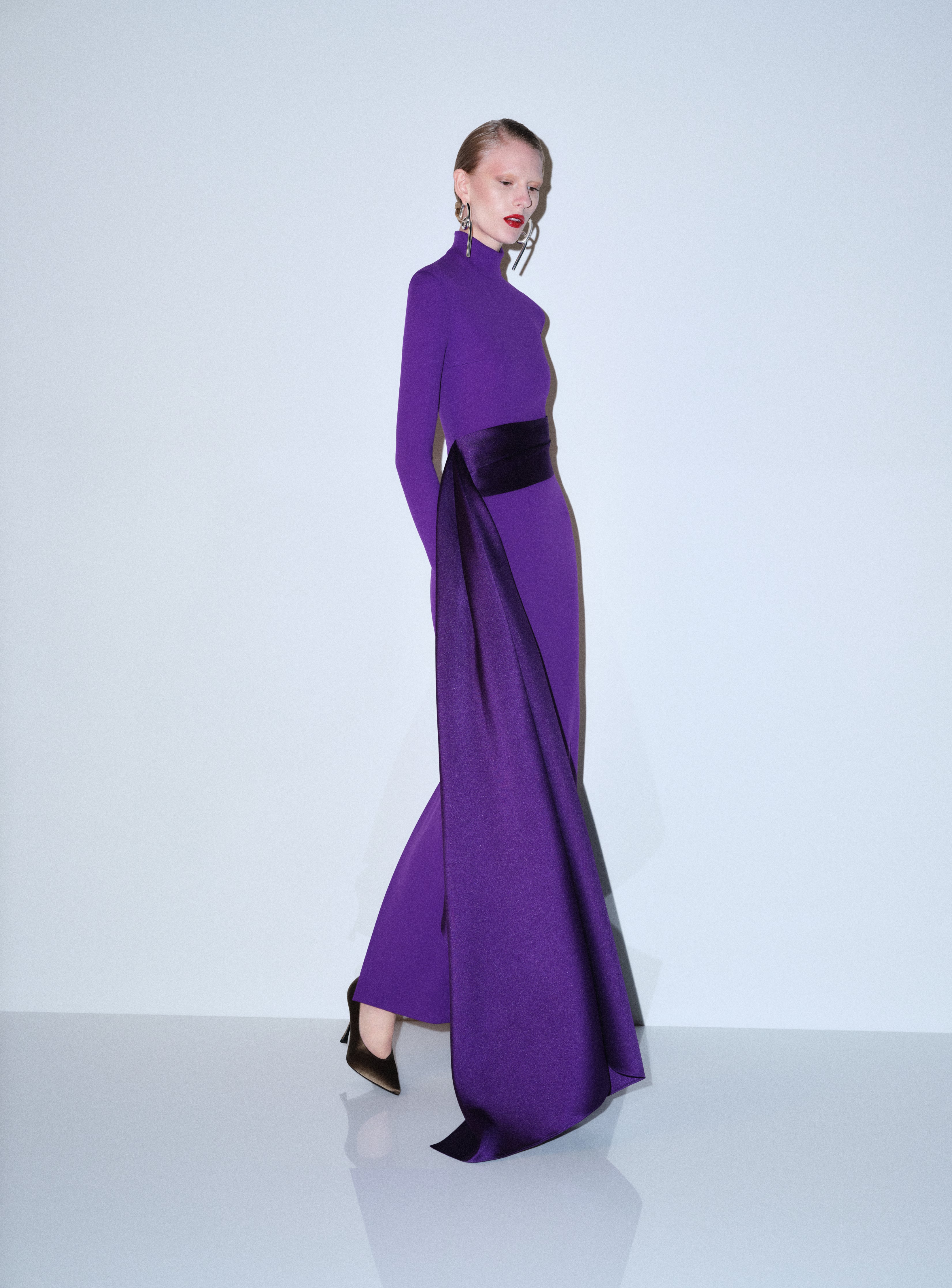 Solace London Olivia sukienka maxi Deep Orchid długi rękaw