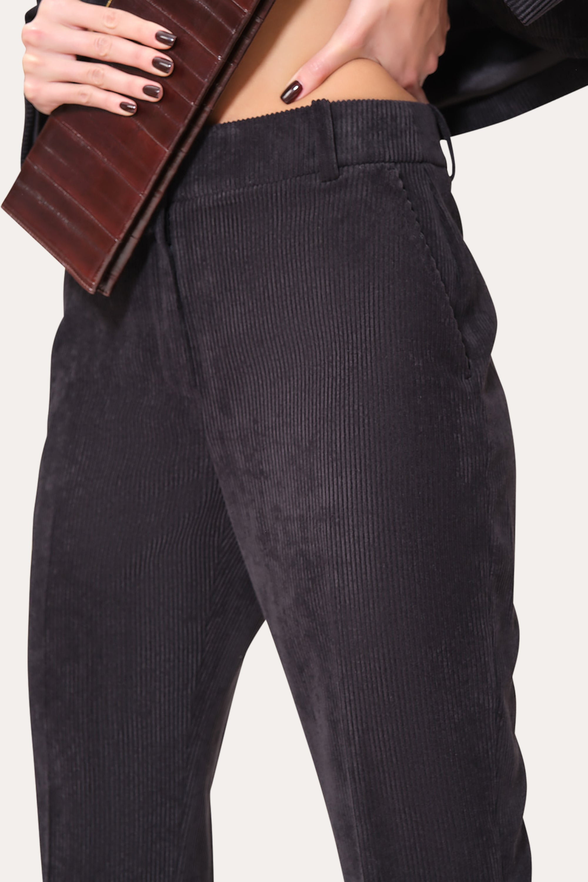 Elie Tahari Corduroy Flare spodnie sztruksowe czarne