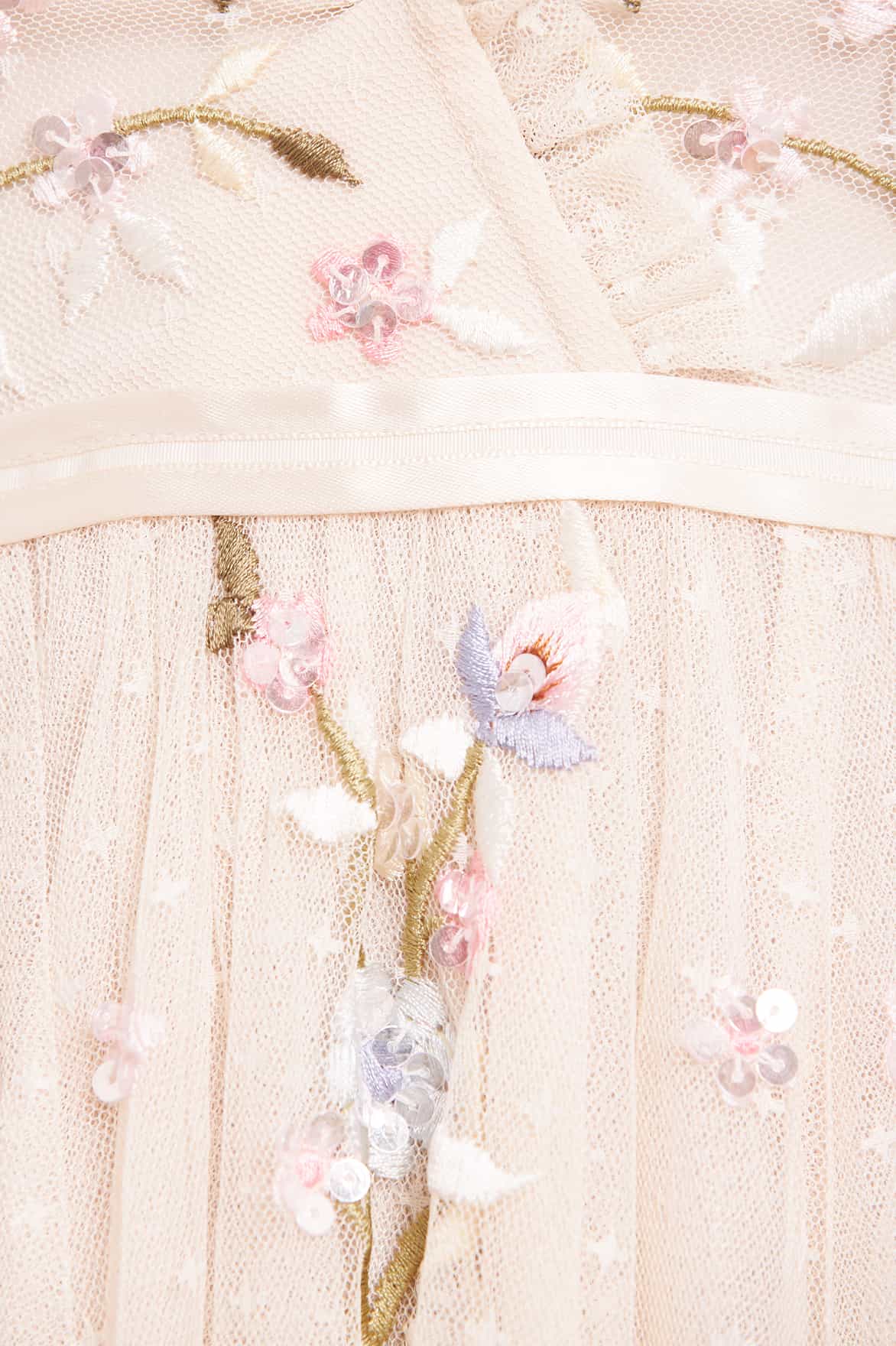 Needle & Thread Petunia Cap Sleeve Gown suknia kremowa haftowana