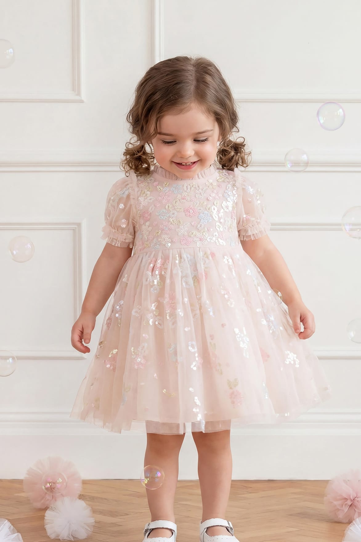 Needle & Thread Sequin Bloom Baby Dress sukienka kremowa cekinowa