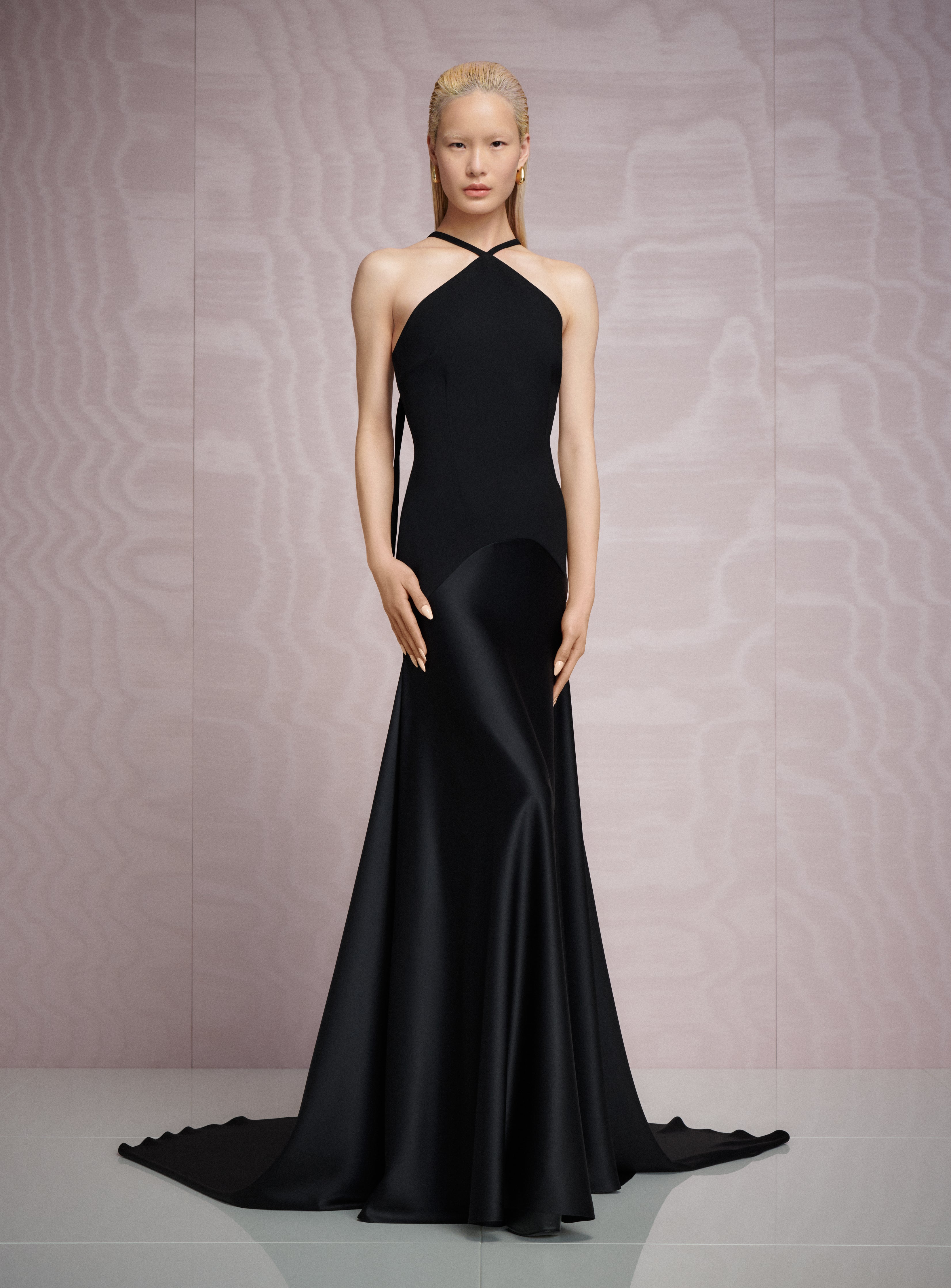 SOLACE LONDON Florie Maxi sukienka wieczorowa czarna halter