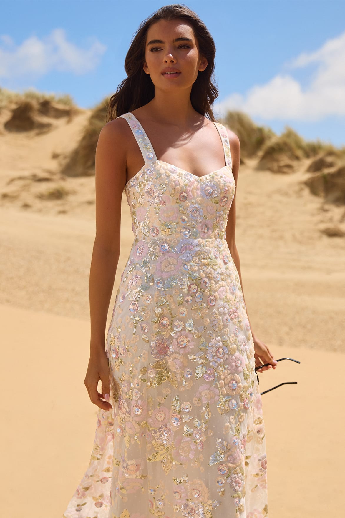 Needle & Thread Sequin Paradise sukienka biała cekiny serce