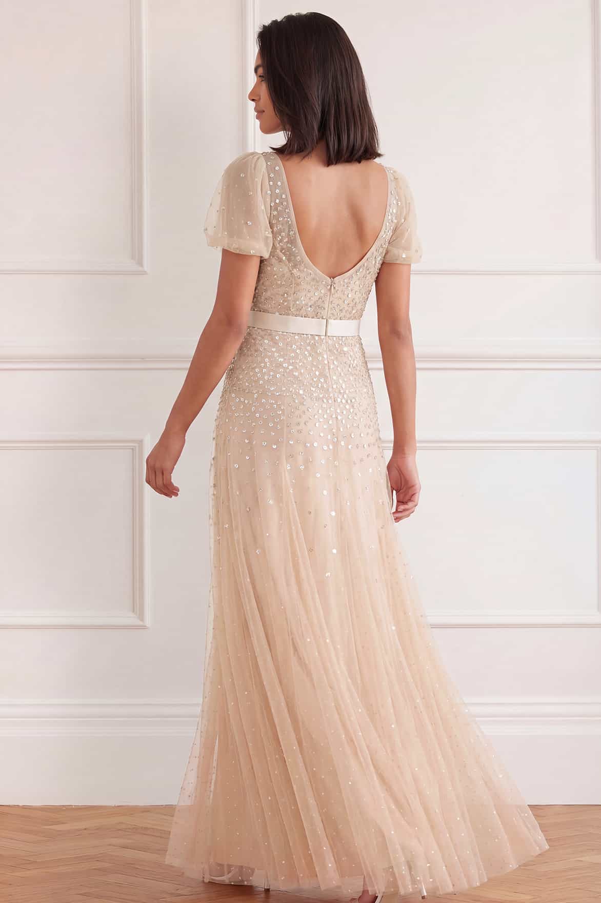 Needle & Thread Sequin Cascade Gown suknia beżowa z kokardą