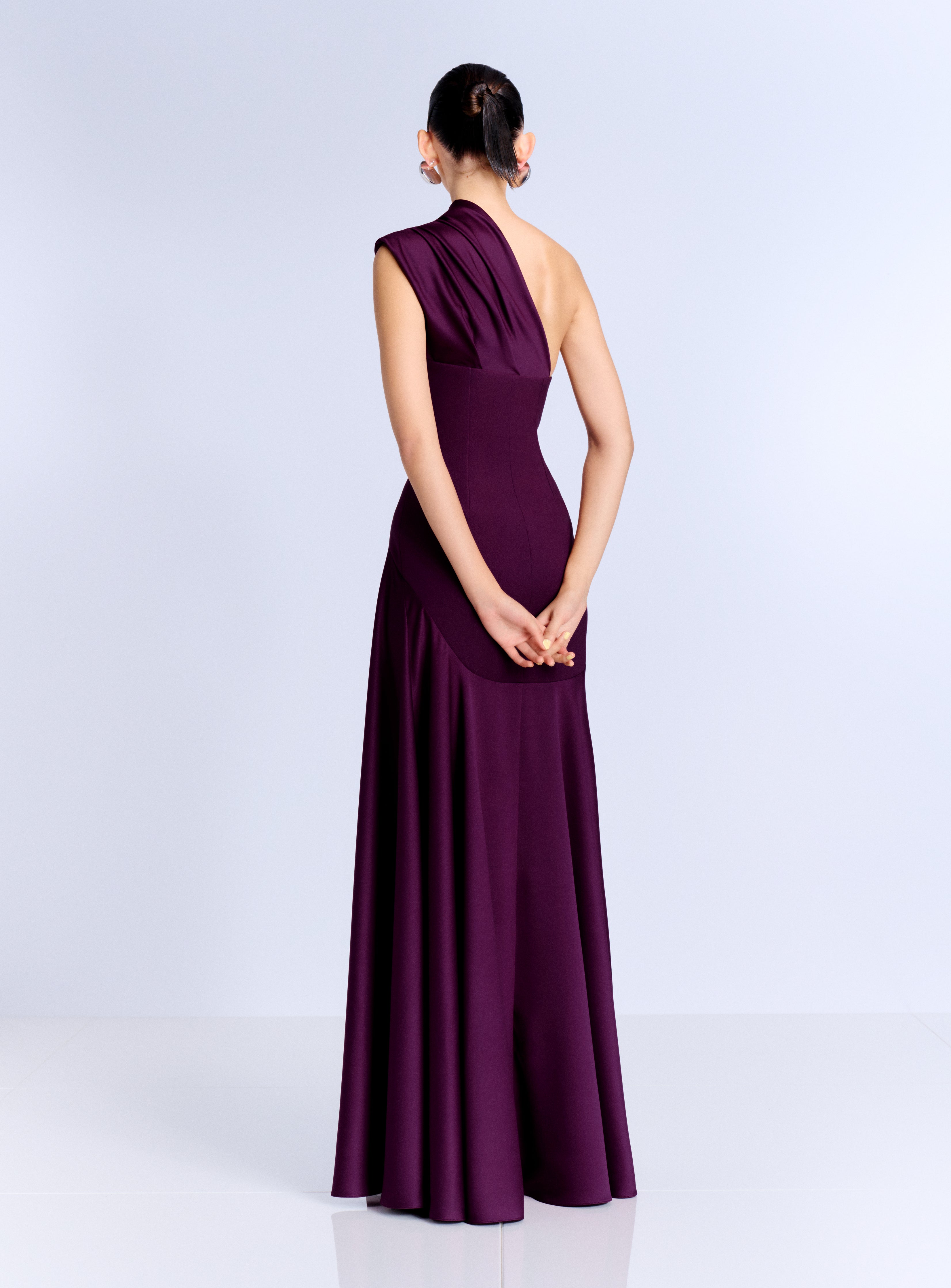 SOLACE LONDON Gabriela Maxi sukienka fioletowa jedno ramię