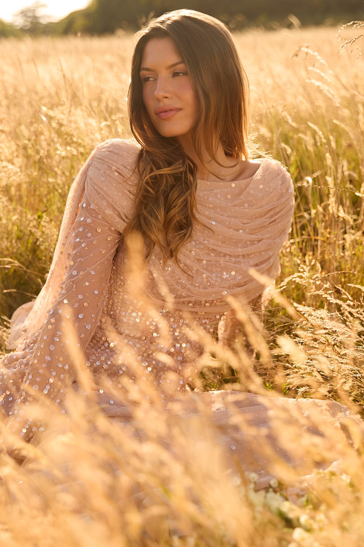 Needle & Thread Moonlight Sequin Draped sukienka beżowa