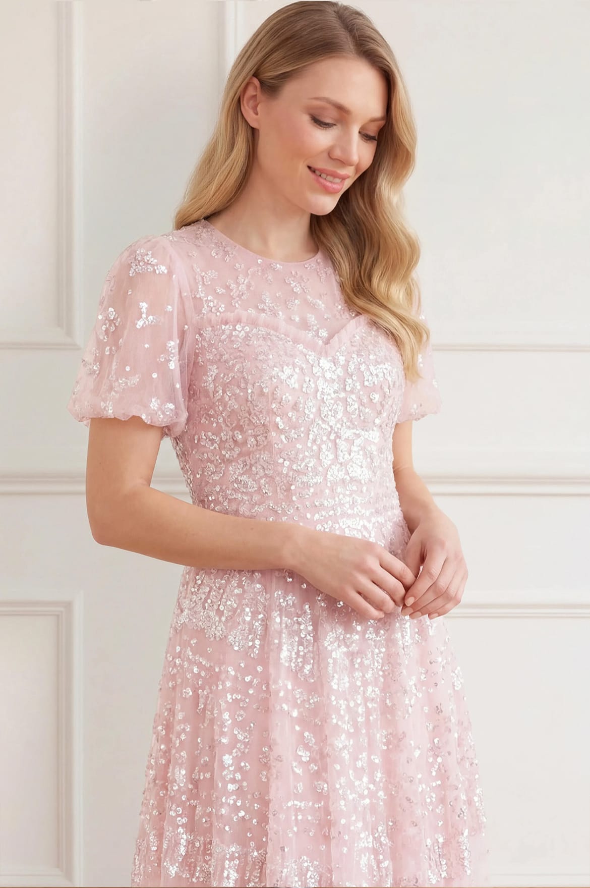 Needle & Thread Anais Sequin Short Sleeve Gown sukienka cekinowa